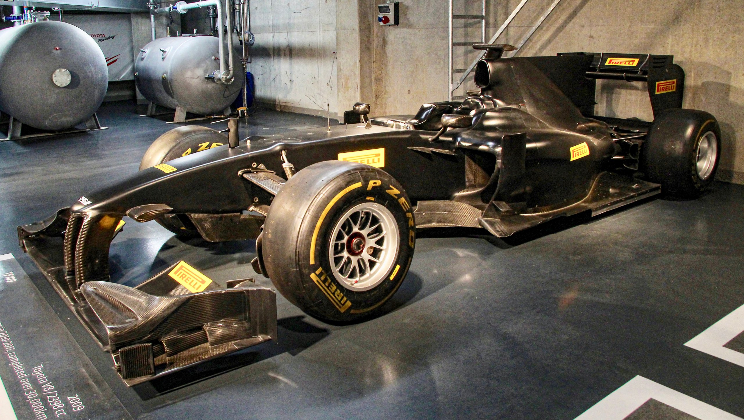 pirellitoyota-scaled