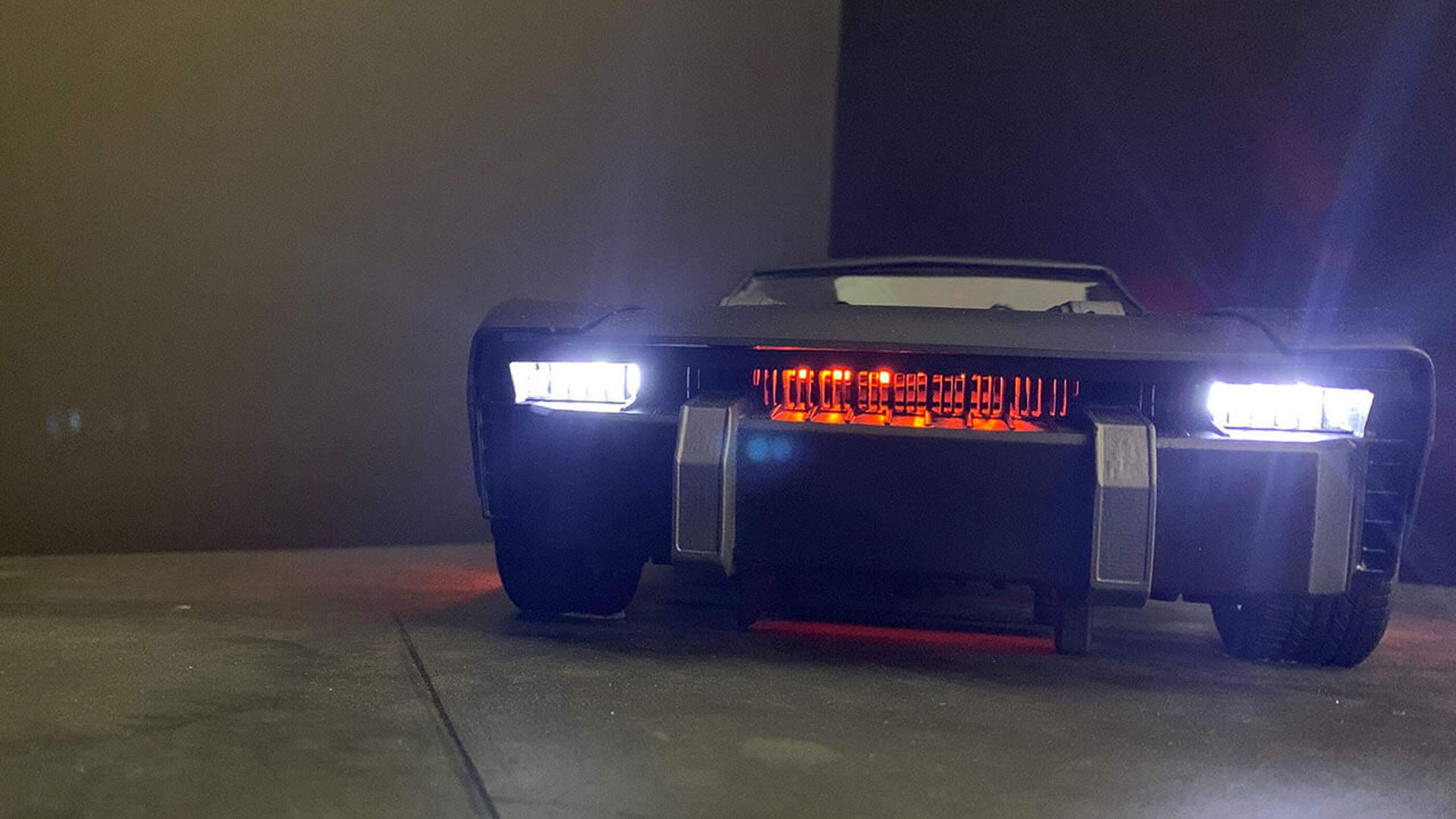 the-batman-batmobile–photo-credit-thebatrobert-twitter_100748521