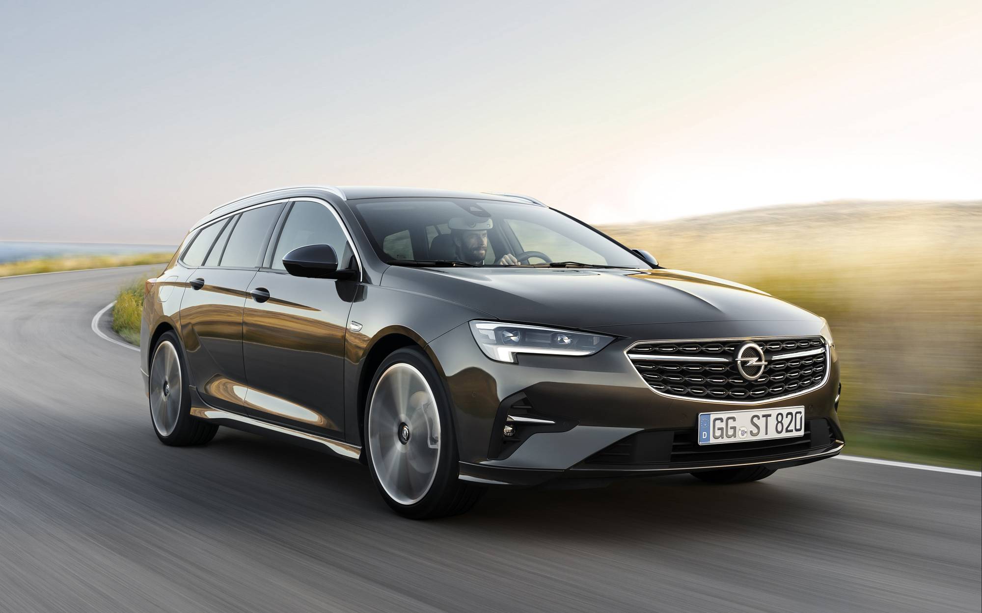 11-Opel-Insignia-Sports-Tourer-509980