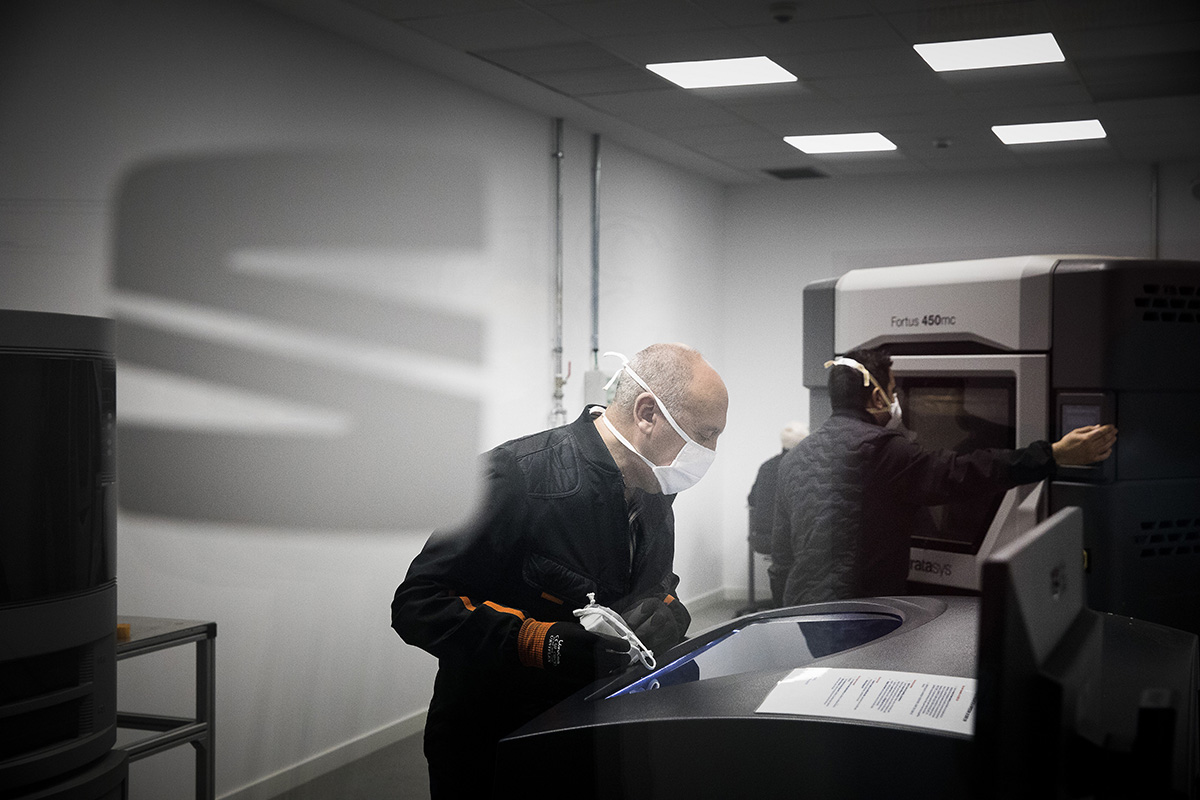 A-3D-printing-centre-in-a-car-factory_11_HQ