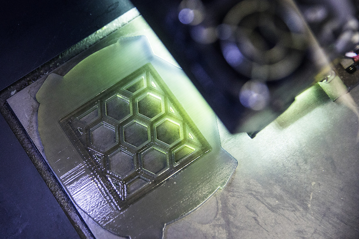 A-3D-printing-centre-in-a-car-factory_12_HQ