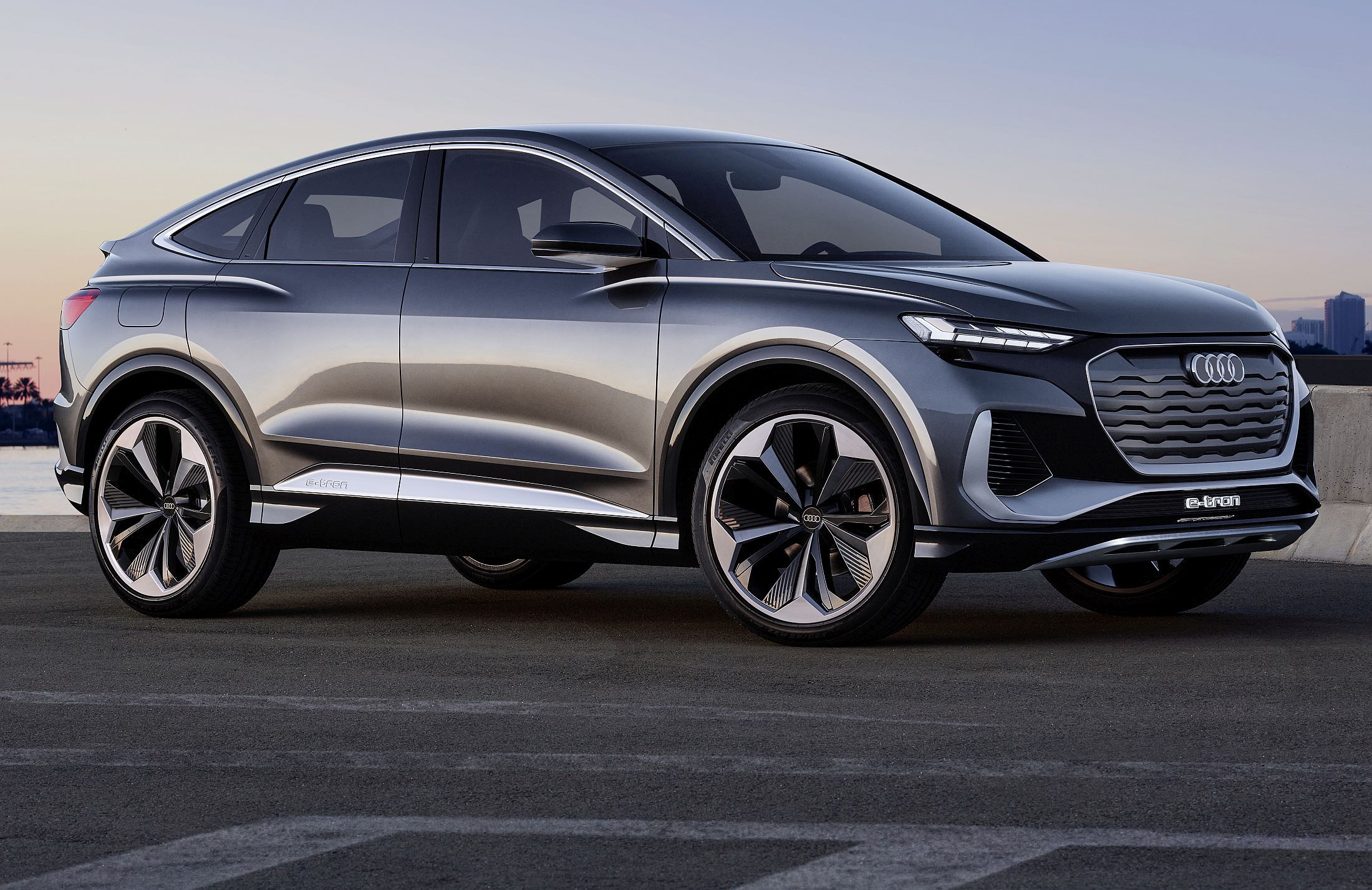 Audi Q4 e-tron Sportback concept_2020 (2)_