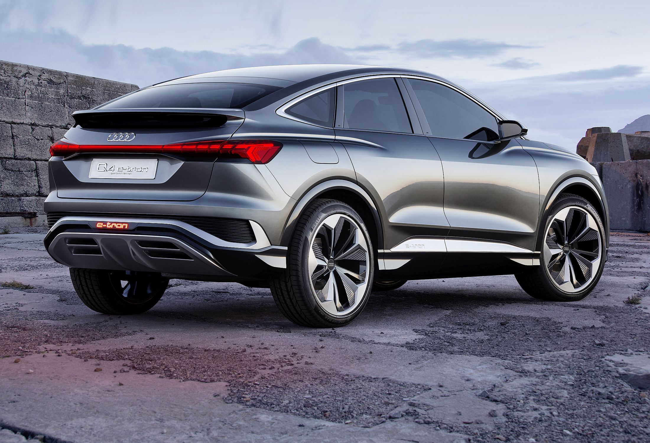 Audi Q4 e-tron Sportback concept_2020 (3)_