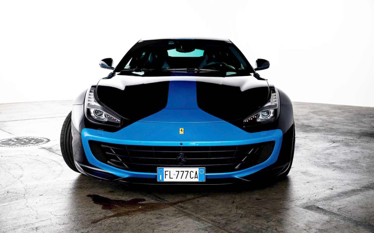 Azzurra-Ferrari-GTC4Lusso