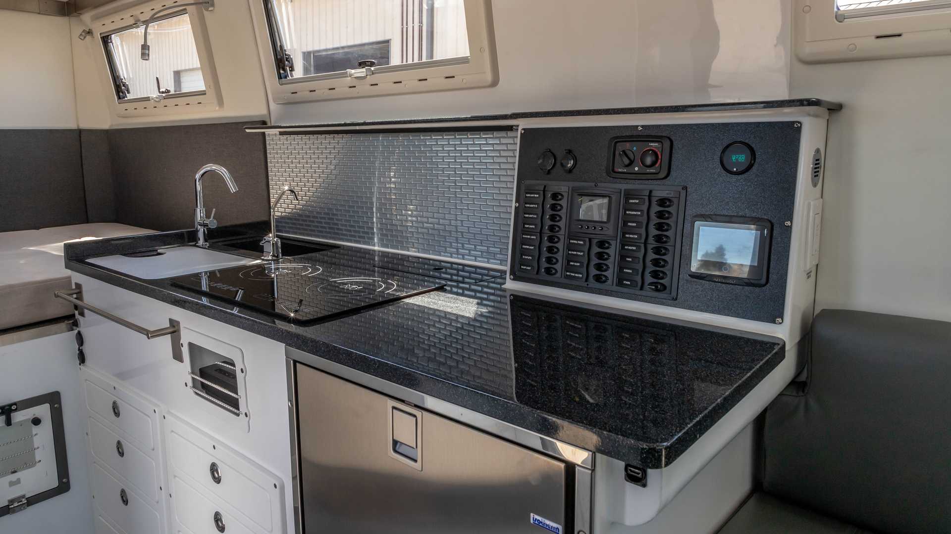 EarthCruiser-Dual-Cab-5