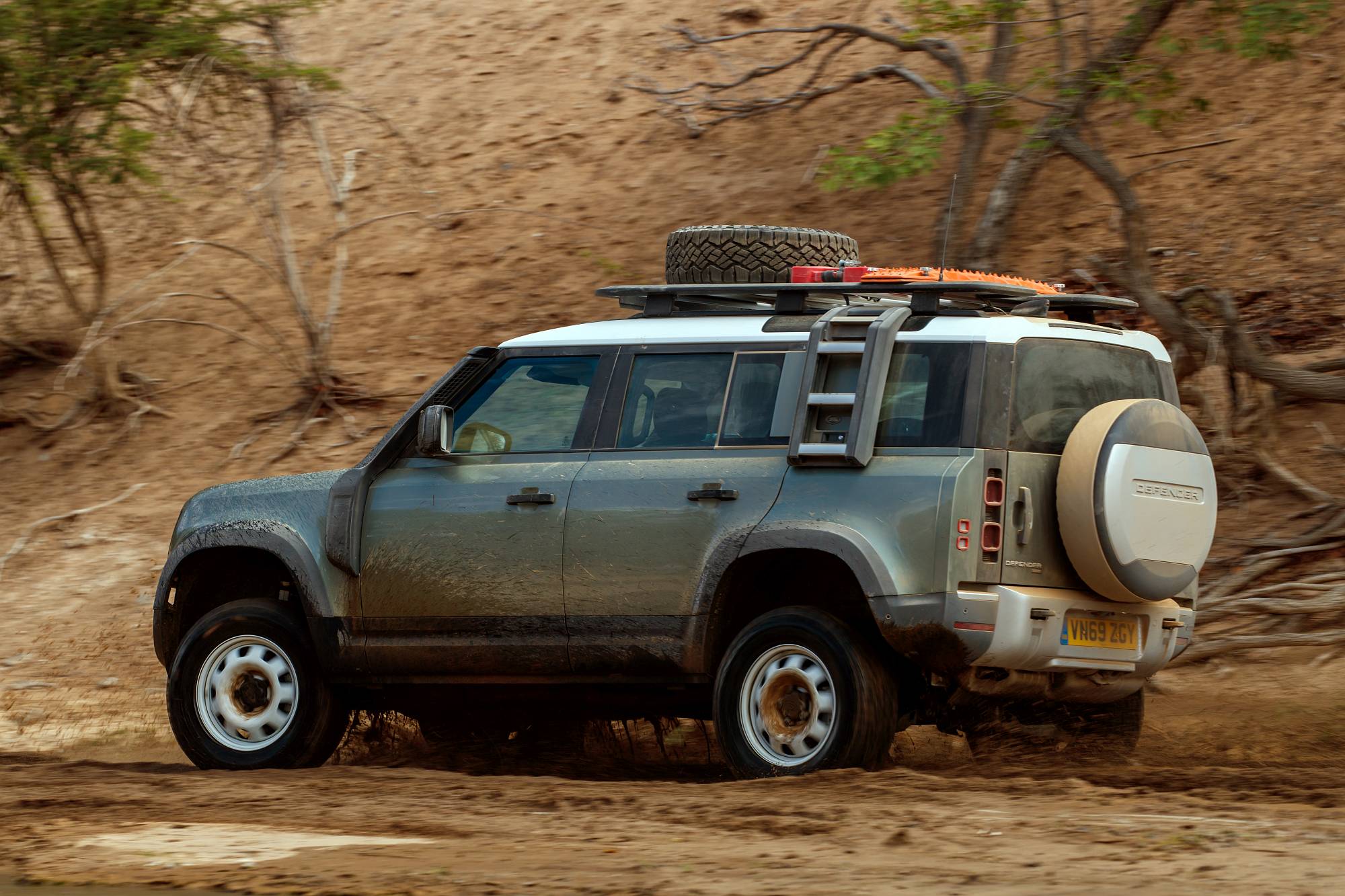 Land Rover Defender_2020 Namibia (20)
