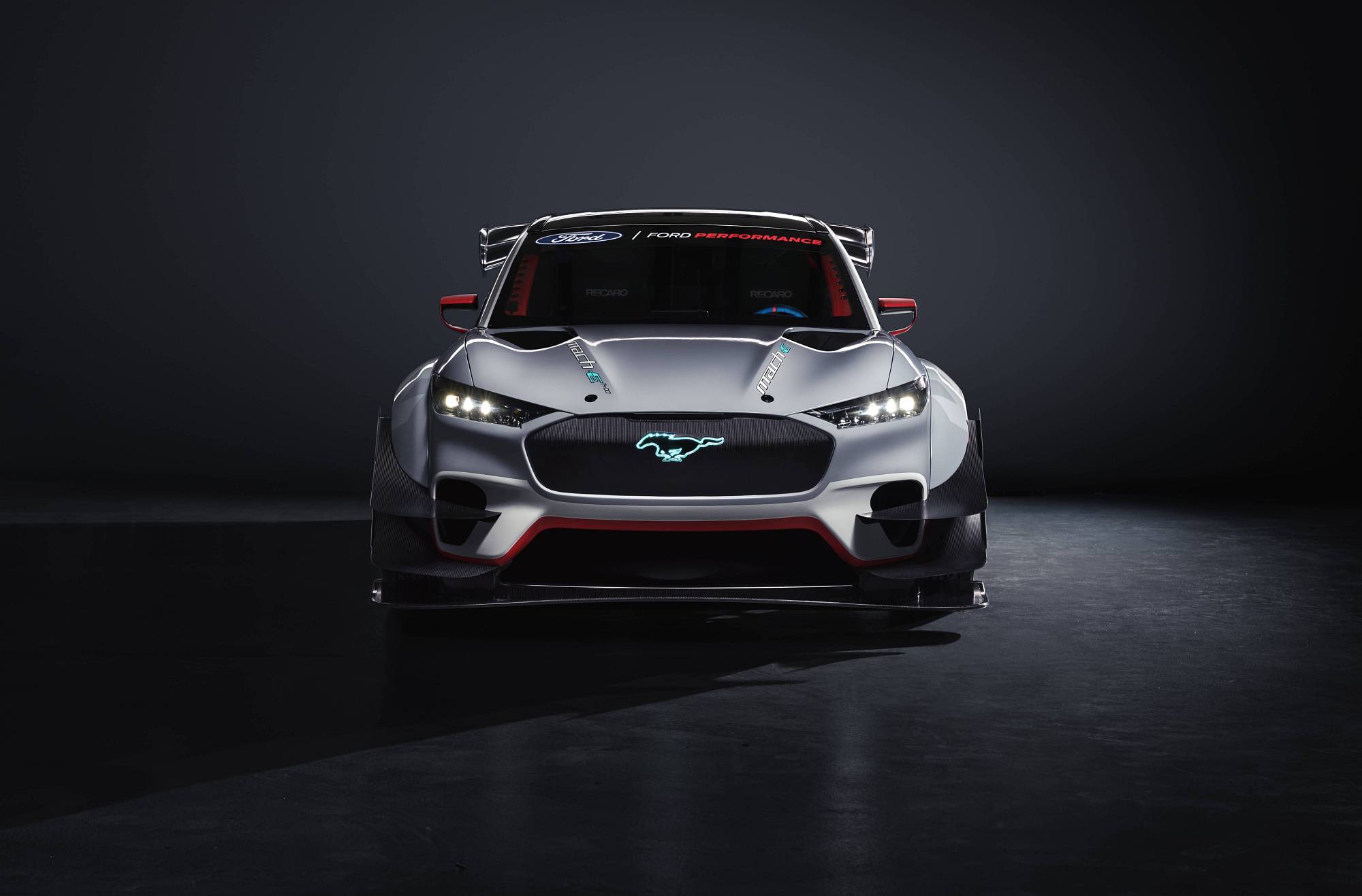 Mach-E-1400-Reveal-Photos-1_vertical