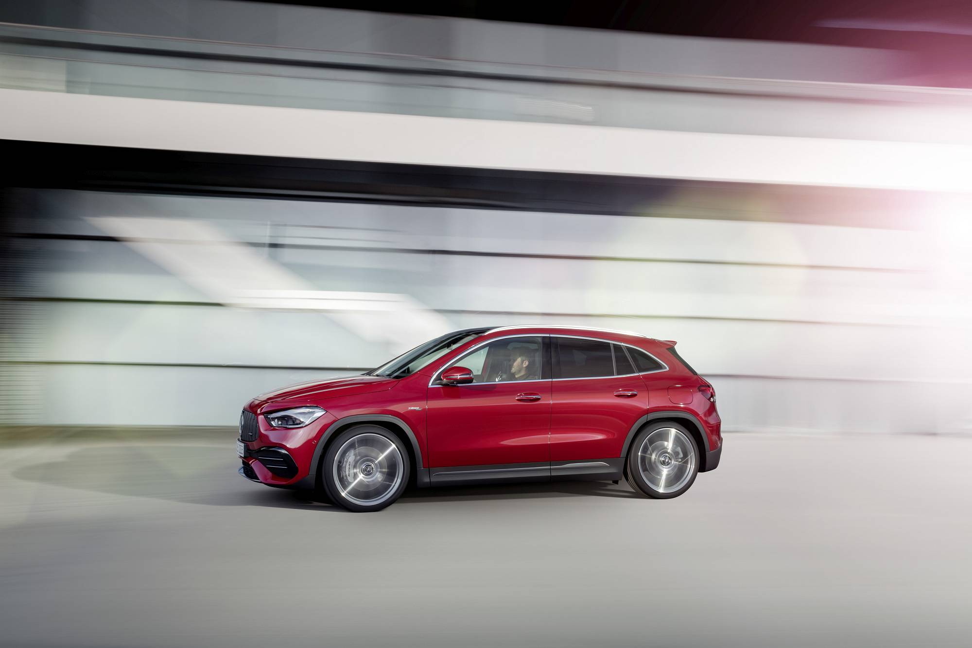 Verkaufsstart für die neuen Mercedes-AMG GLA Modelle: Kompakte Performance-SUV jetzt bestellbar

Sales release for the new Mercedes-AMG GLA models: Compact performance SUV now available to order