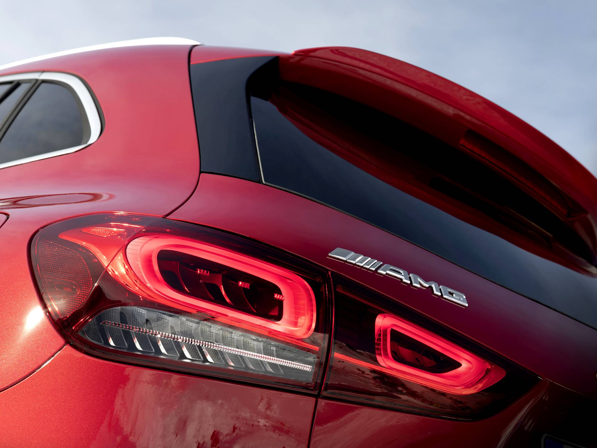 Verkaufsstart für die neuen Mercedes-AMG GLA Modelle: Kompakte Performance-SUV jetzt bestellbar

Sales release for the new Mercedes-AMG GLA models: Compact performance SUV now available to order