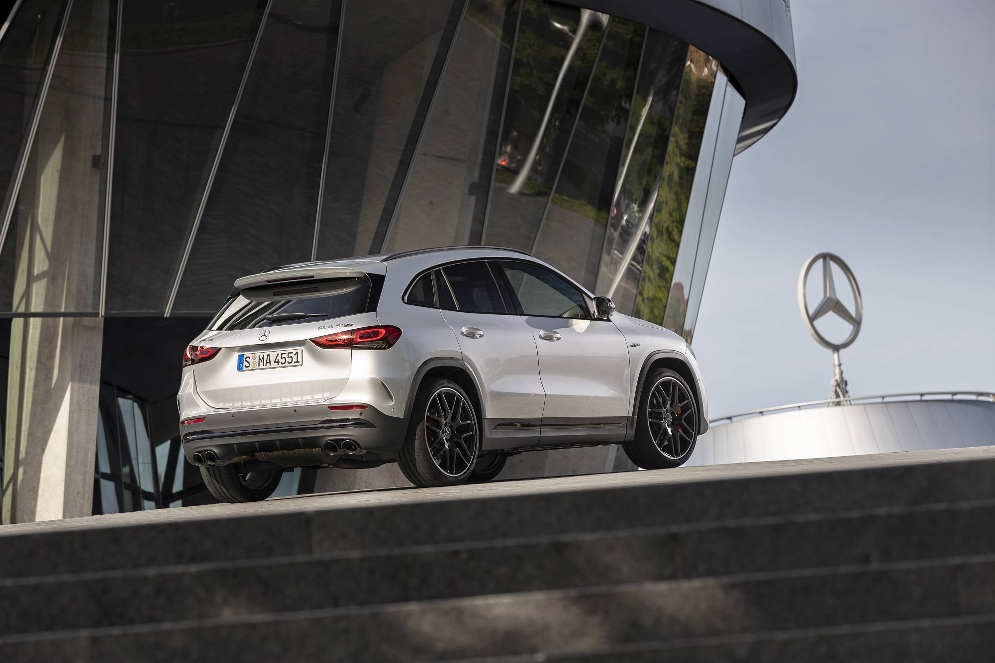 Mercedes-AMG GLA 45 S 4MATIC+

Mercedes-AMG GLA 45 S 4MATIC+