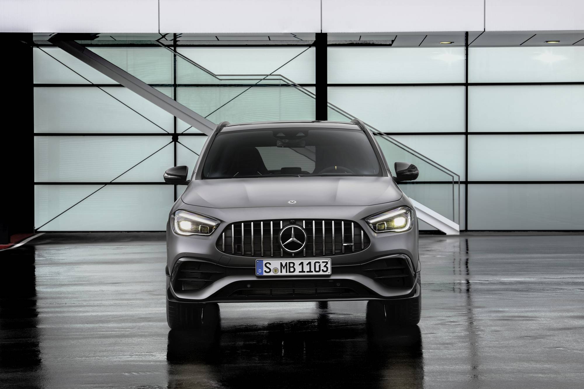 Verkaufsstart für die neuen Mercedes-AMG GLA Modelle: Kompakte Performance-SUV jetzt bestellbar

Sales release for the new Mercedes-AMG GLA models: Compact performance SUV now available to order