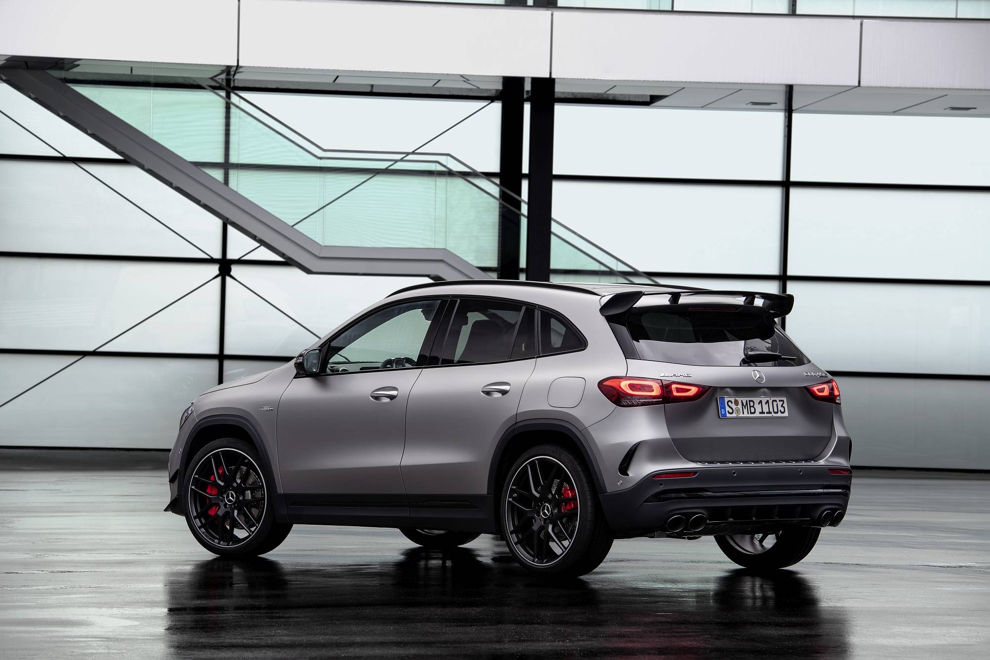 Verkaufsstart für die neuen Mercedes-AMG GLA Modelle: Kompakte Performance-SUV jetzt bestellbarSales release for the new Mercedes-AMG GLA models: Compact performance SUV now available to order