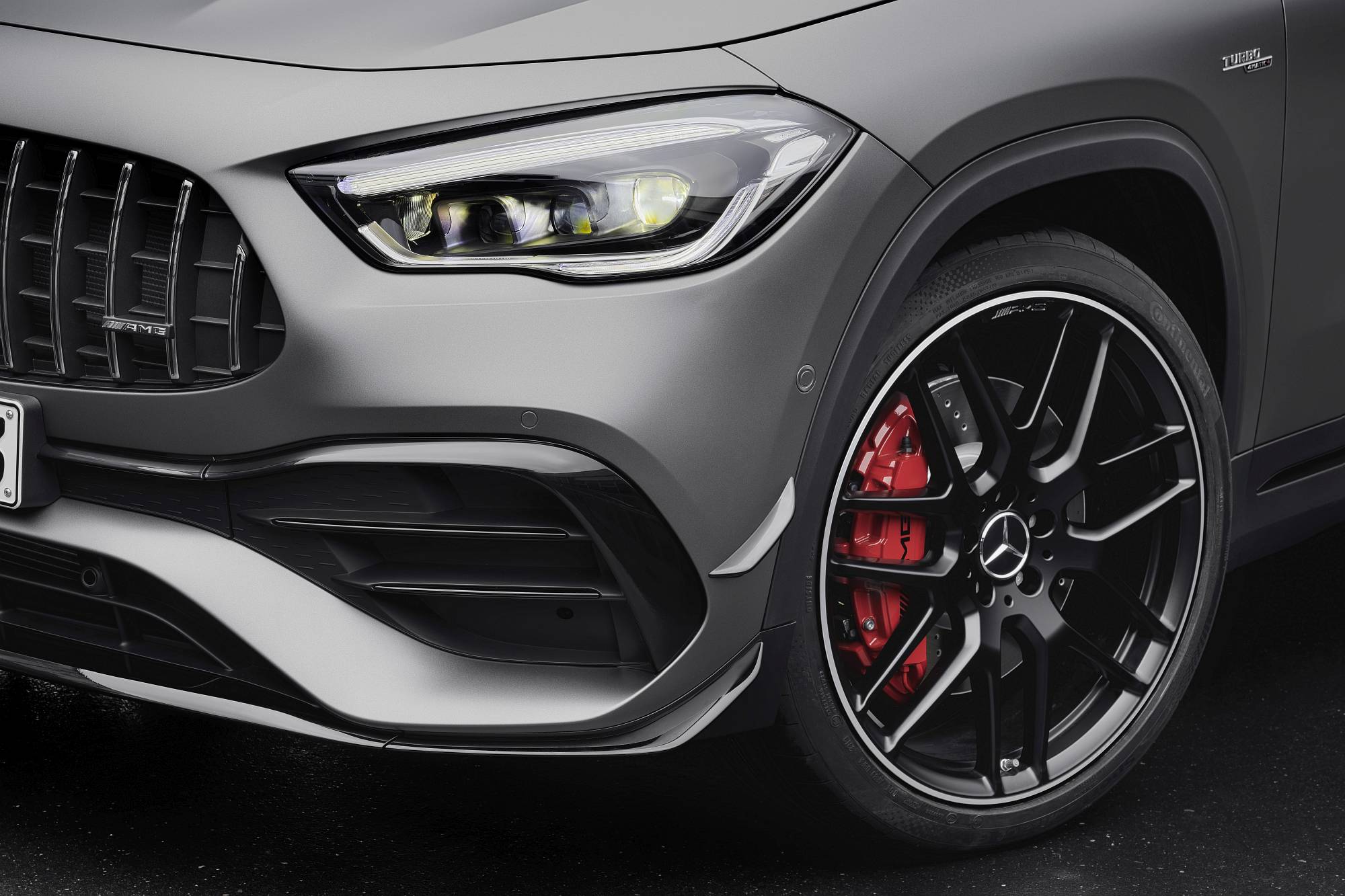 Verkaufsstart für die neuen Mercedes-AMG GLA Modelle: Kompakte Performance-SUV jetzt bestellbar

Sales release for the new Mercedes-AMG GLA models: Compact performance SUV now available to order