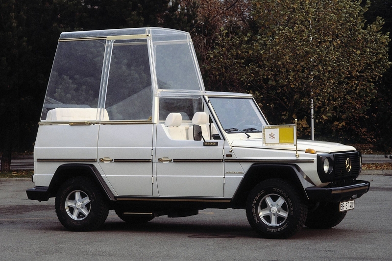 Premiere vor 40 Jahren: „Papamobil“ auf Basis der Mercedes-Benz G-Klasse

Premiere 40 years ago: “Popemobile” based on the Mercedes-Benz G-Class