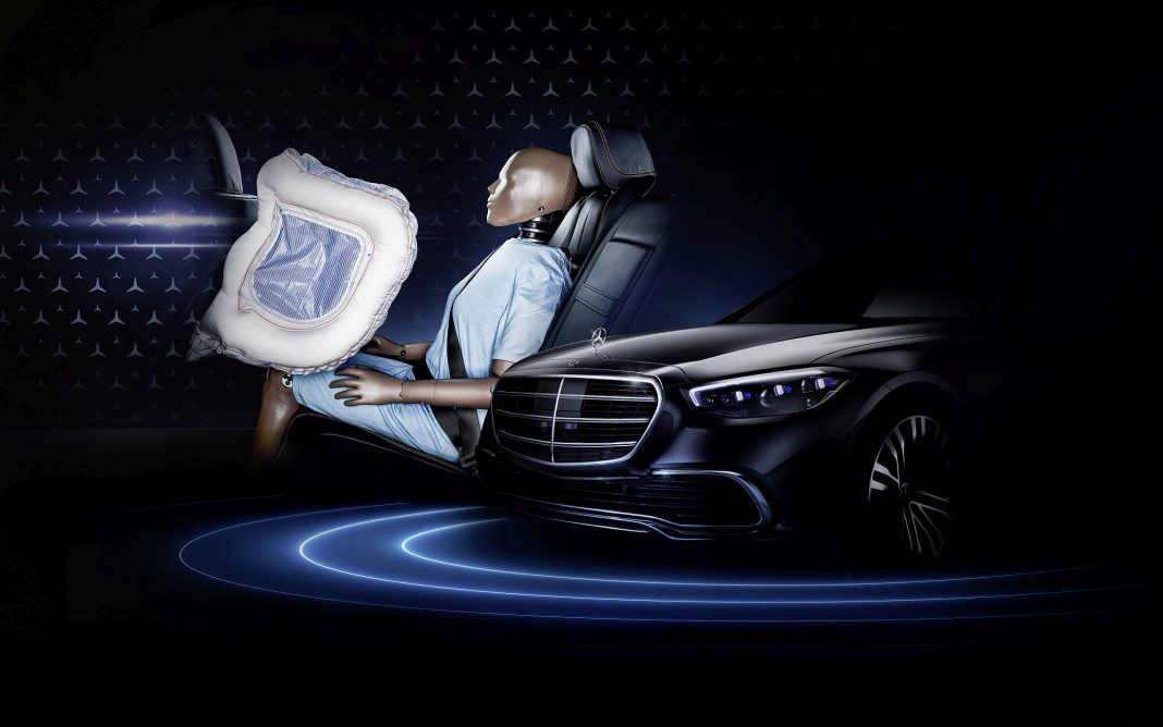 Meet the S-Class DIGITAL #2: Innovation by intelligence: Die neue S-Klasse verfügt über wegweisende Innovationen bei Sicherheit, Komfort und FahrfunktionenMeet the S-Class DIGITAL #2: Innovation by intelligence: The new S-Class comes with ground-breaki