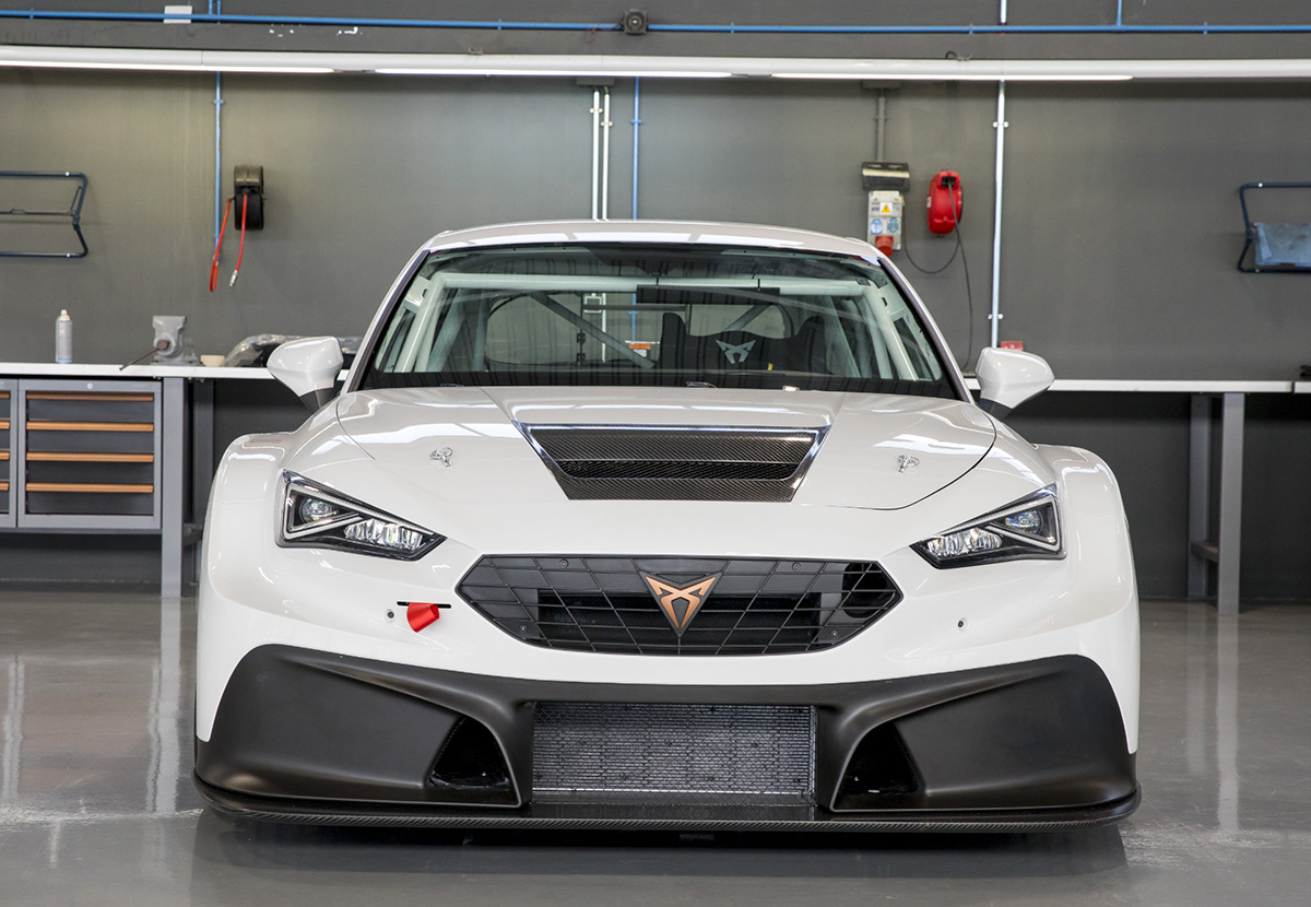 The-CUPRA-Leon-Competicion-ready-for-its-world-racing-debut-in-Mugello_04_HQ