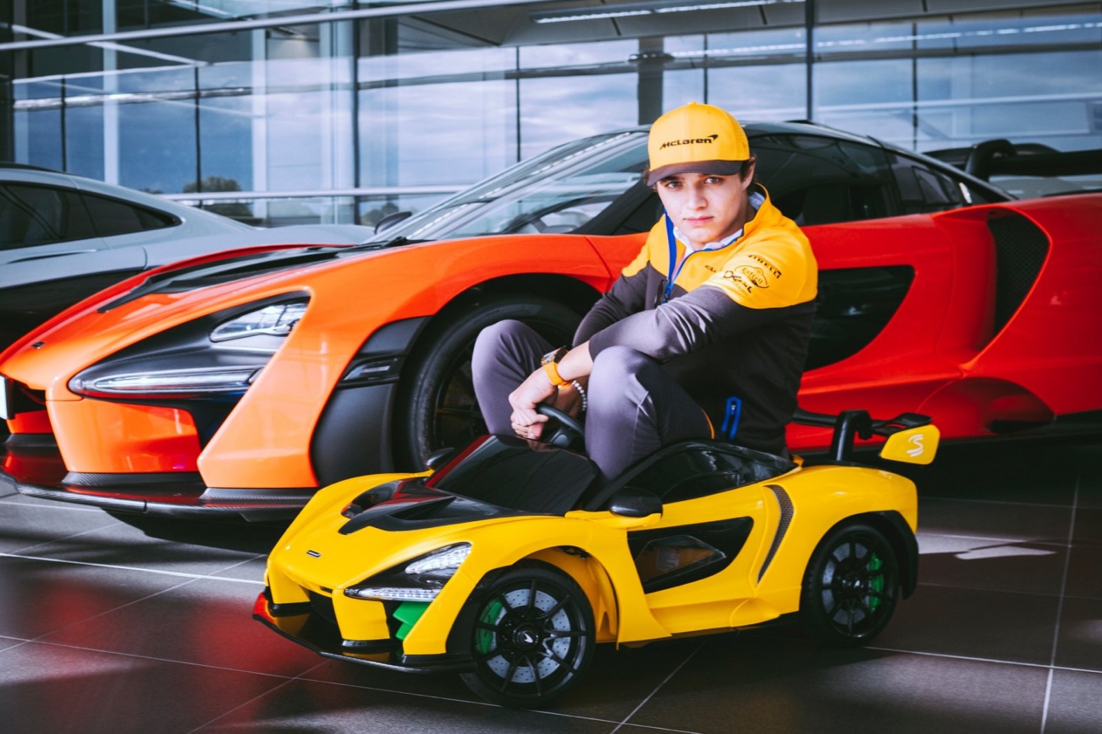 12163-mclaren-senna-ride-on-lando-norris-26d5af