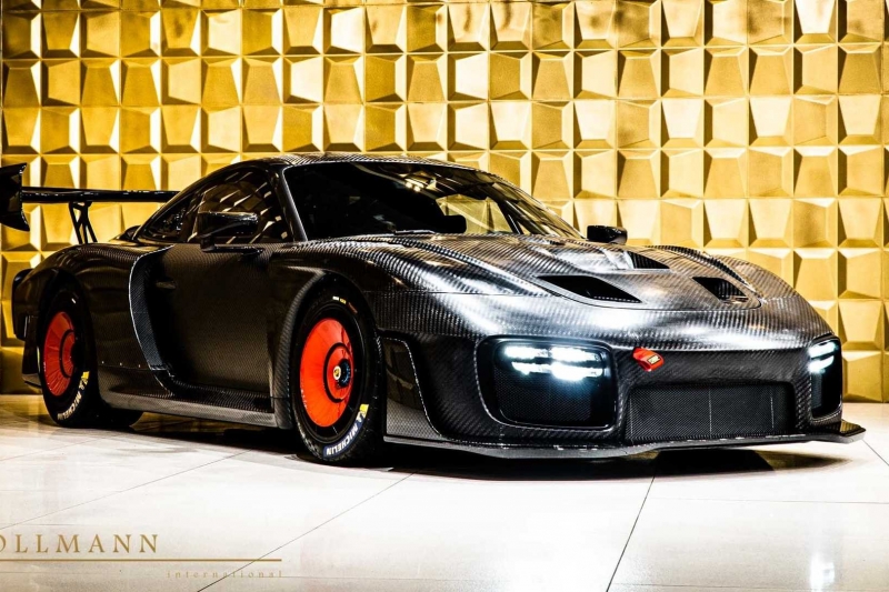 1597747265_Porsche-935-With-Bare-Carbon-Fiber-Body-Has-Sinister-Looks