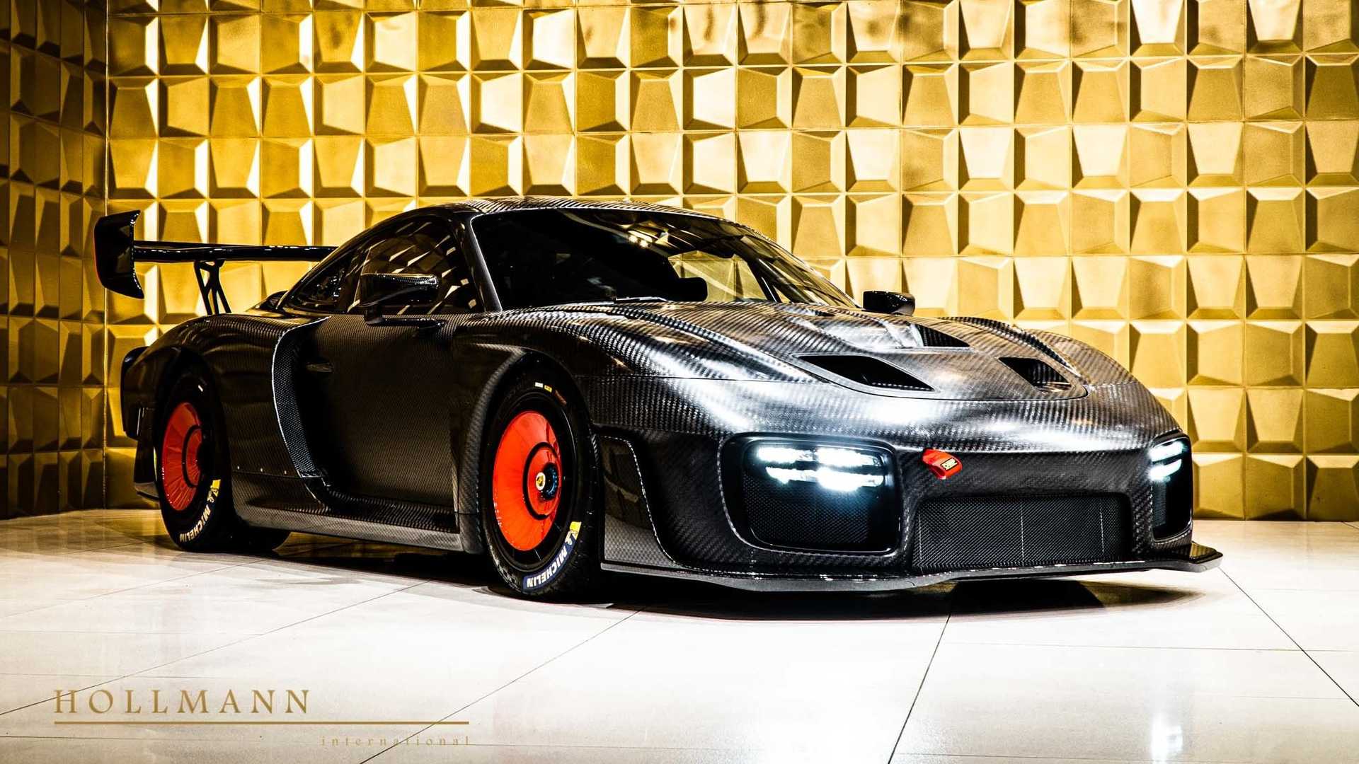 1597747265_Porsche-935-With-Bare-Carbon-Fiber-Body-Has-Sinister-Looks