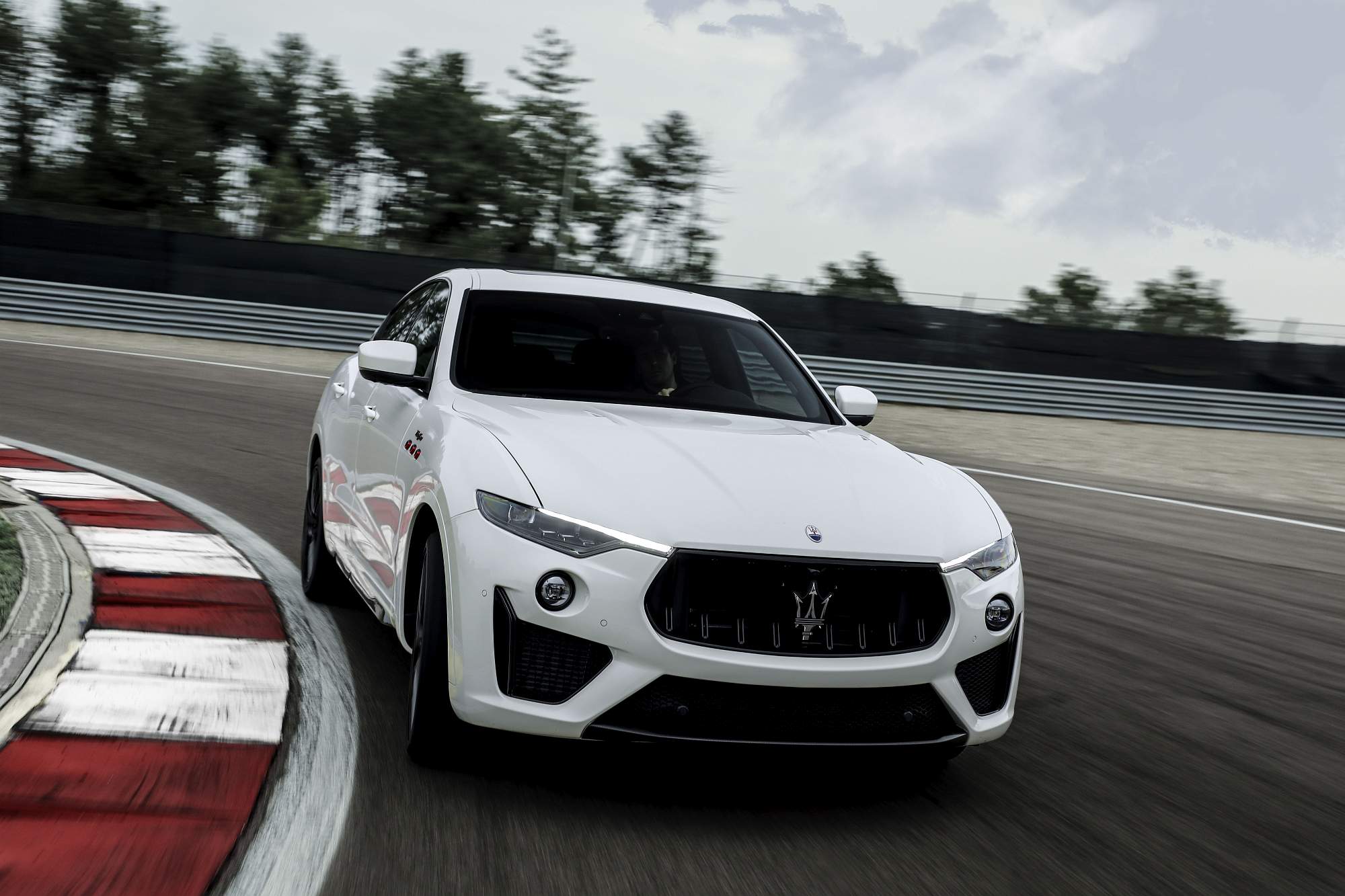 30_Maserati_Levante_Trofeo