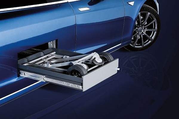 BINZ_Tesla_Galerie02_705x470px-e1591367455680