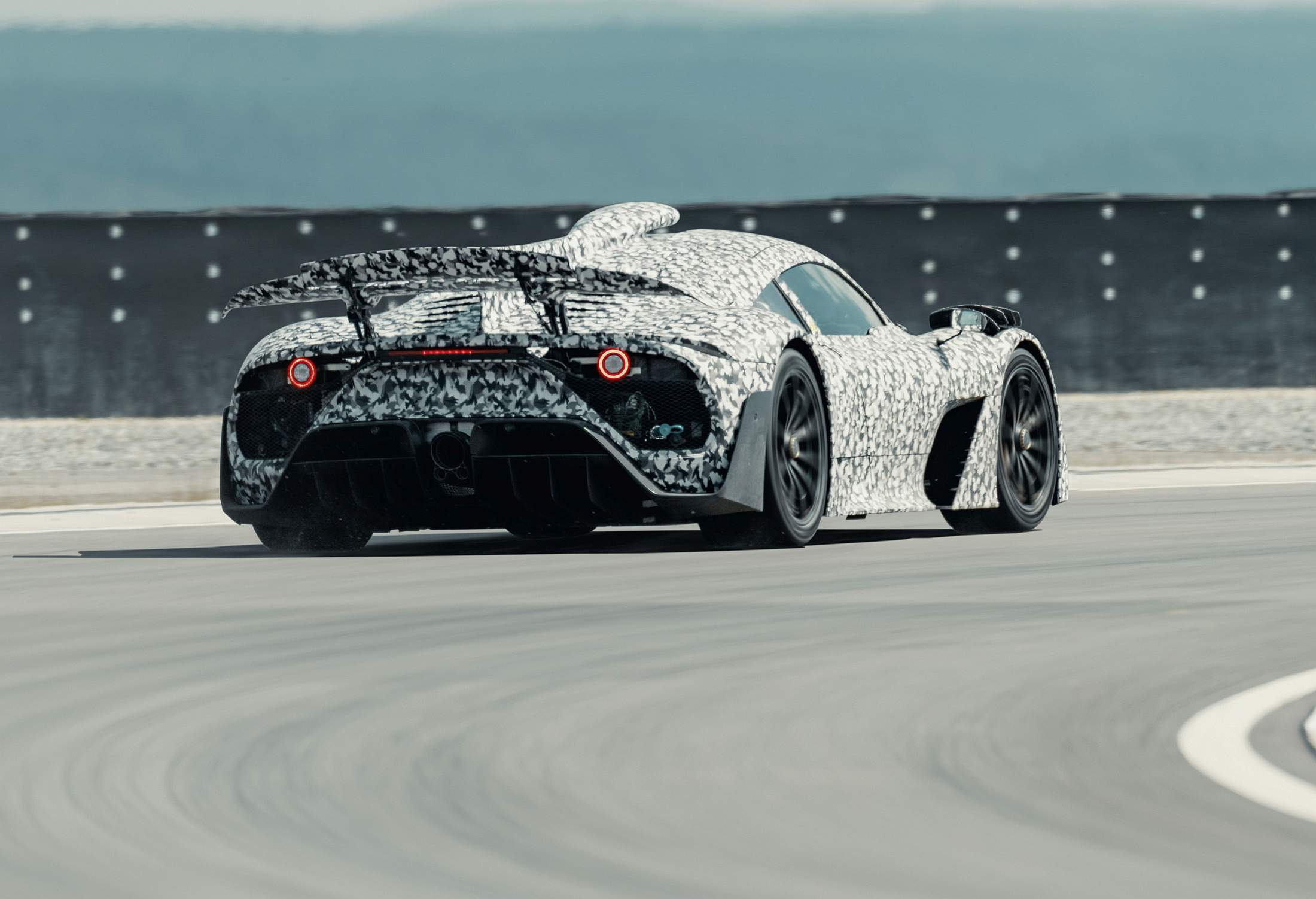 Mercedes-AMG Project ONE: Erprobung geht in eine spannende Phase

Mercedes-AMG Project ONE: testing reaches an exciting phase