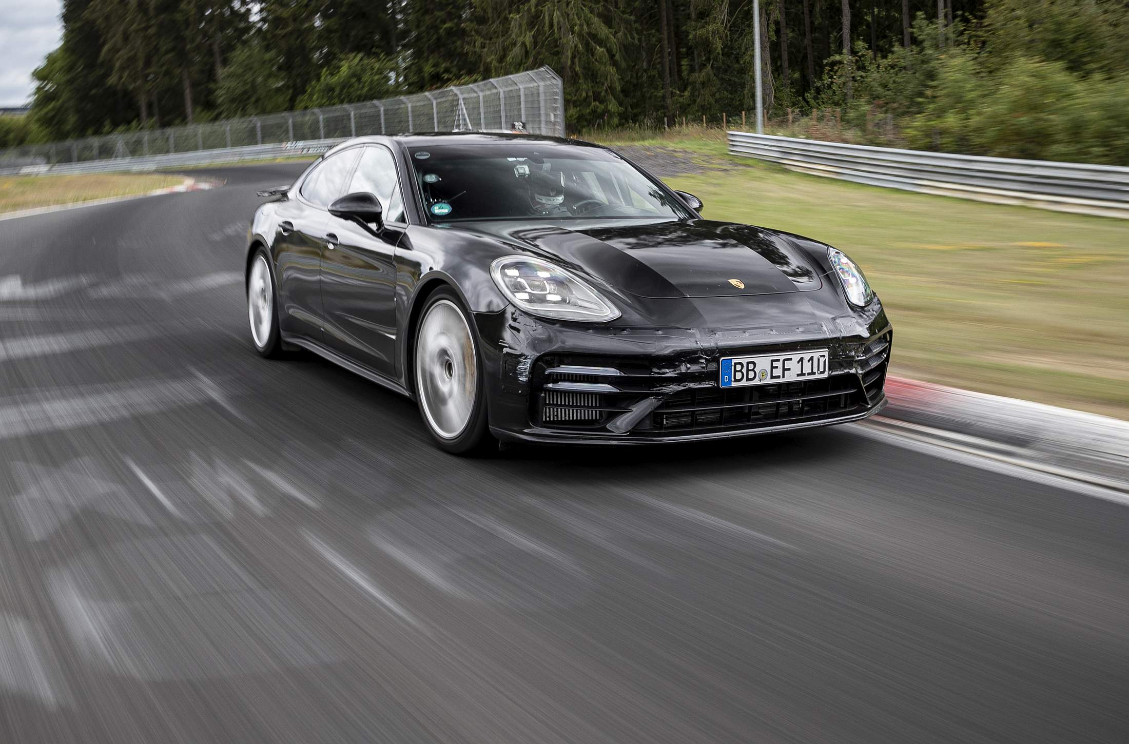 Porsche Panamera Turbo recorde Nurburgring (3)