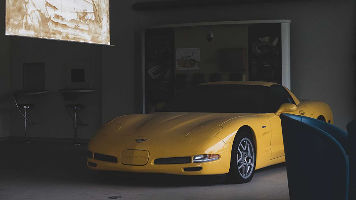 abandoned-corvette-z06-c5-front-profile