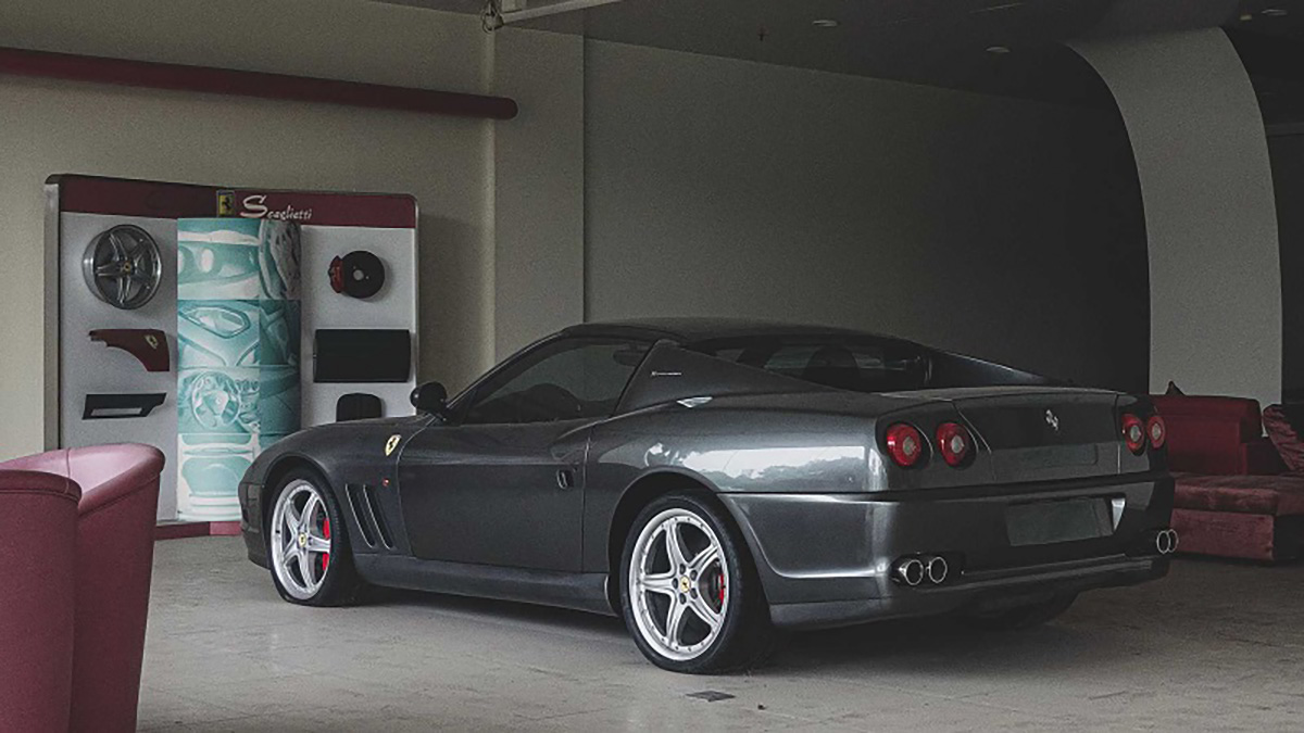 abandoned-ferrari-575-superamerica-rear-corner