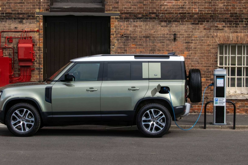 2021-land-rover-defender-phev