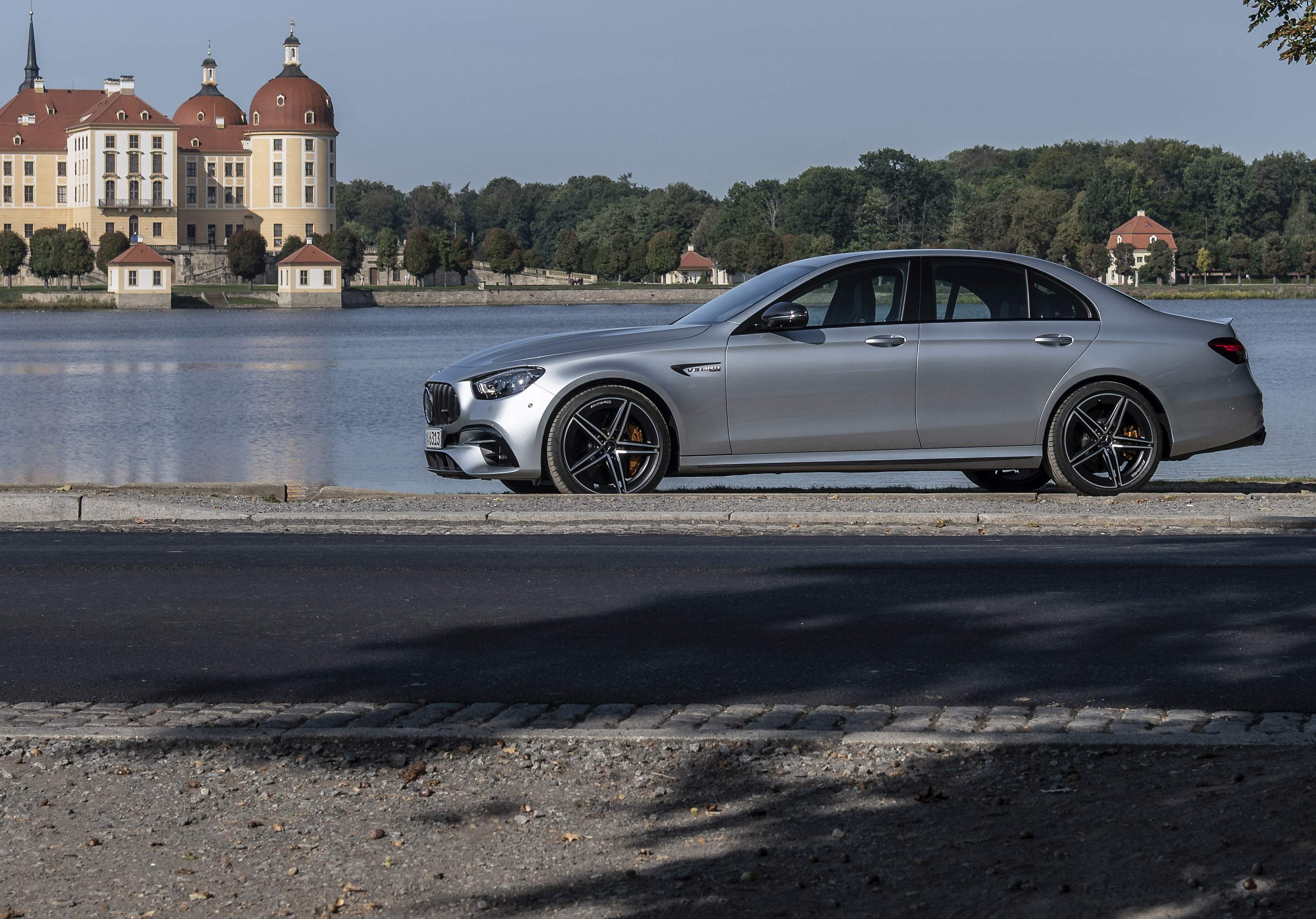 Der neue Mercedes-AMG E63s

The new Mercedes-AMG E63s
