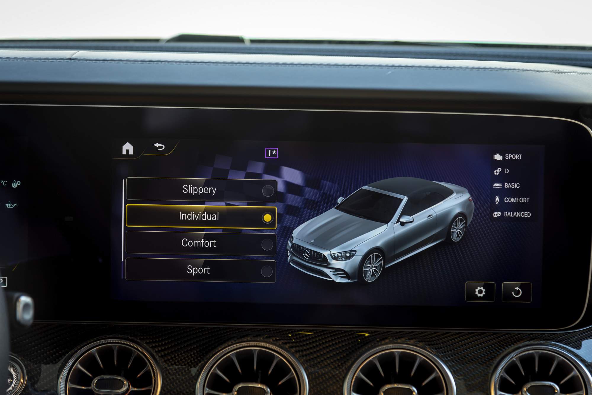 Driving Experience AMG GT BS / AMG E 53 & E 63 Lausitzring 2020

Driving Experience AMG GT BS / AMG E 53 & E 63 Lausitzring 2020