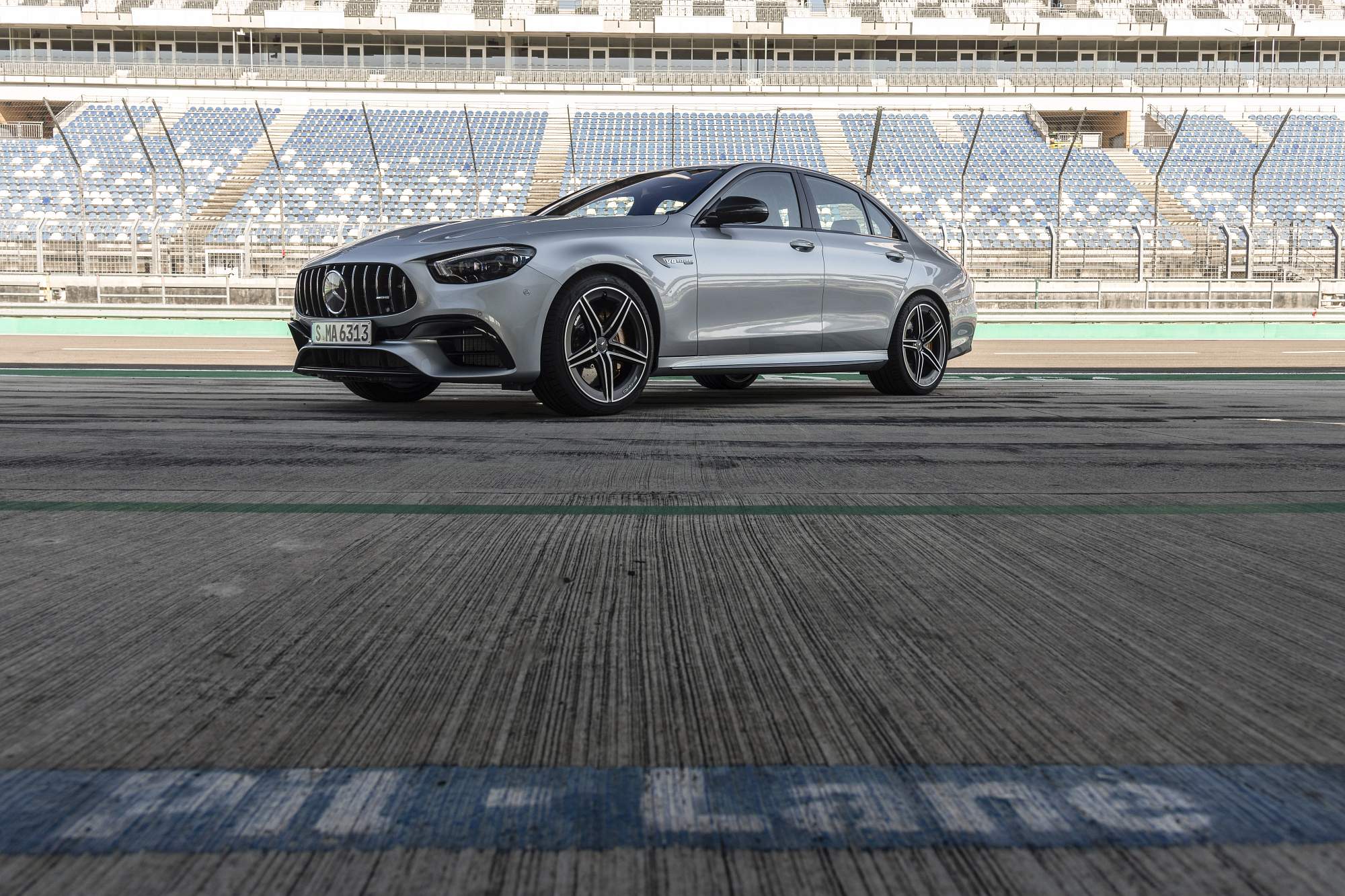 Der neue Mercedes-AMG E63s

The new Mercedes-AMG E63s