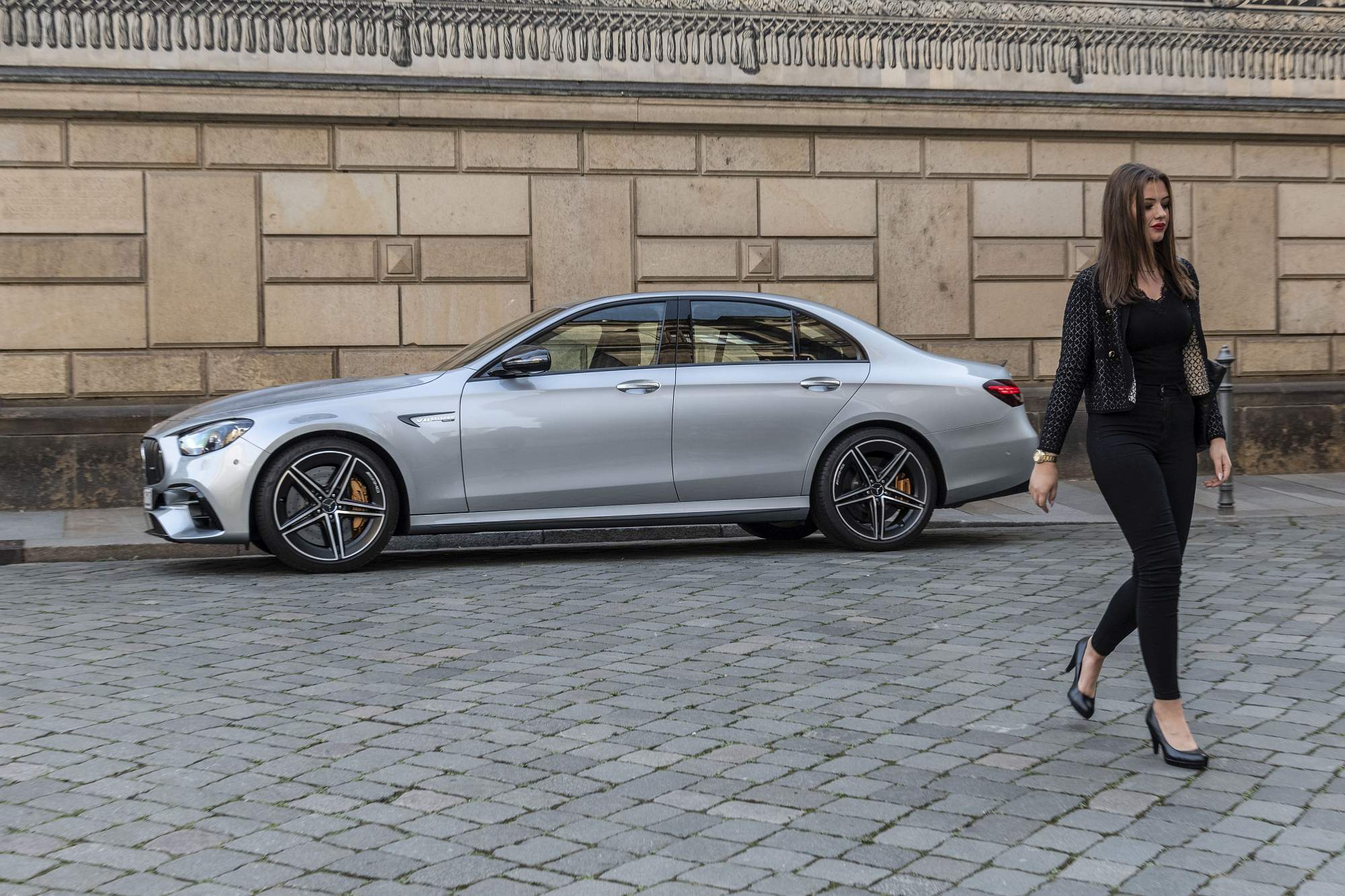 Der neue Mercedes-AMG E63s

The new Mercedes-AMG E63s
