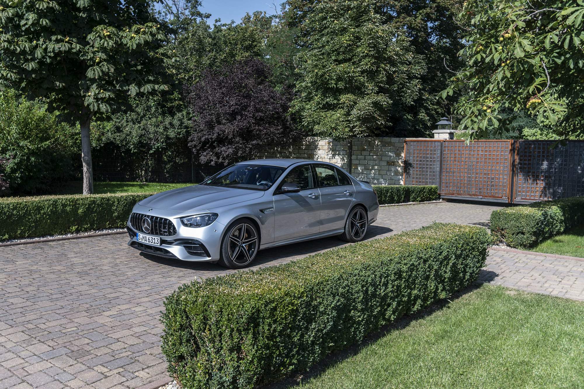 Der neue Mercedes-AMG E63s

The new Mercedes-AMG E63s