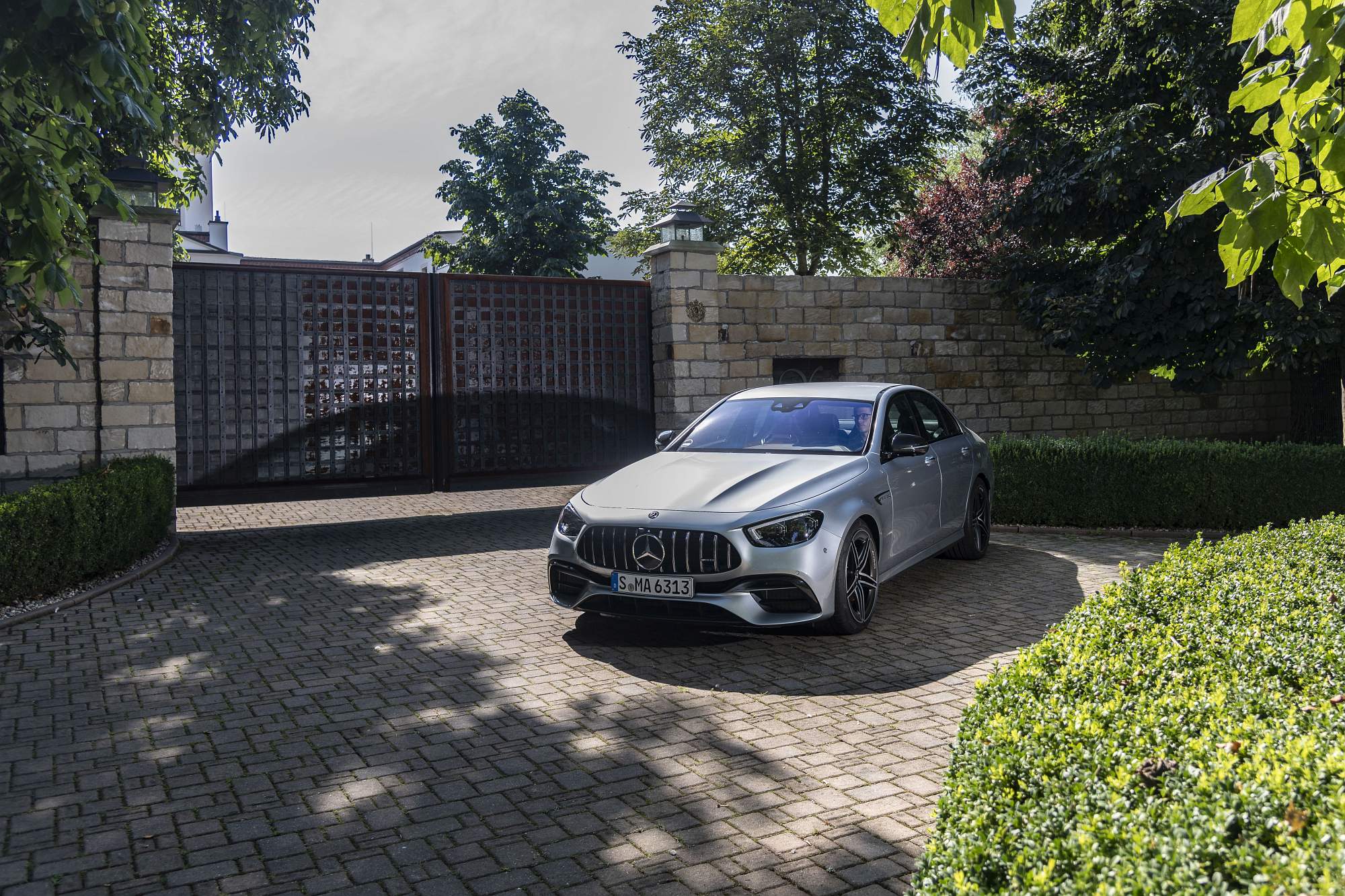 Der neue Mercedes-AMG E63s

The new Mercedes-AMG E63s