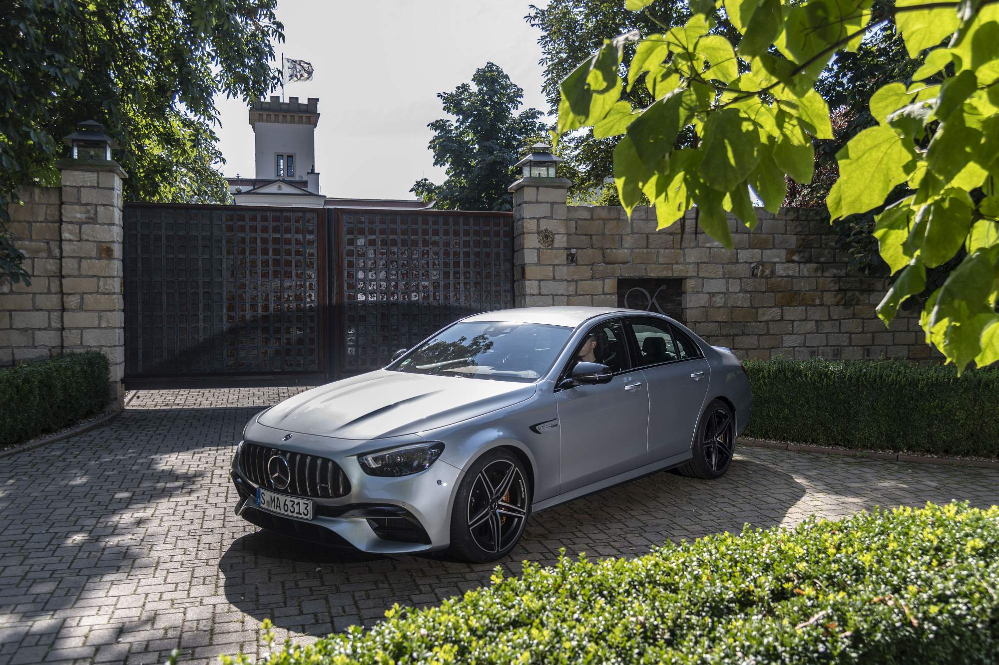 Der neue Mercedes-AMG E63s

The new Mercedes-AMG E63s
