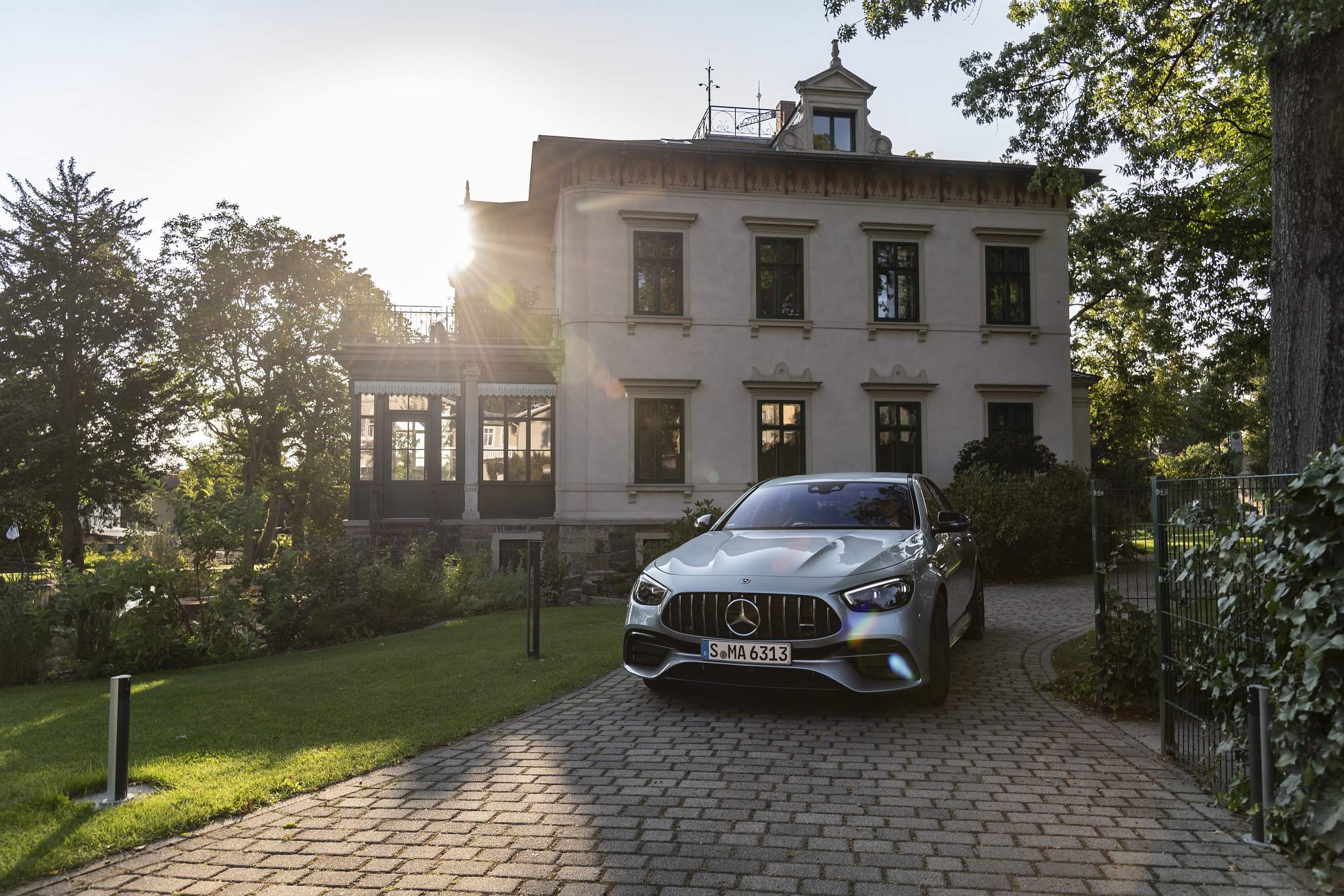 Der neue Mercedes-AMG E63s

The new Mercedes-AMG E63s