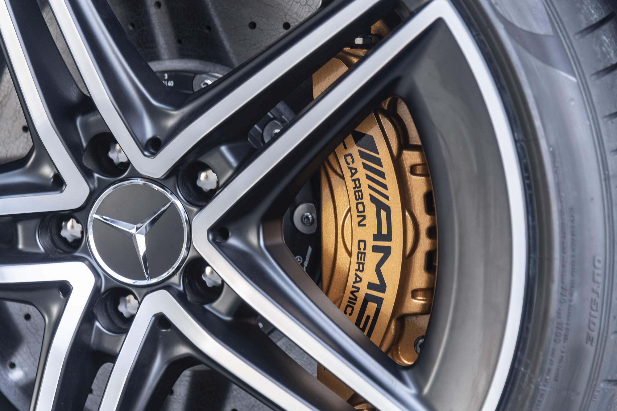 Der neue Mercedes-AMG E63s

The new Mercedes-AMG E63s