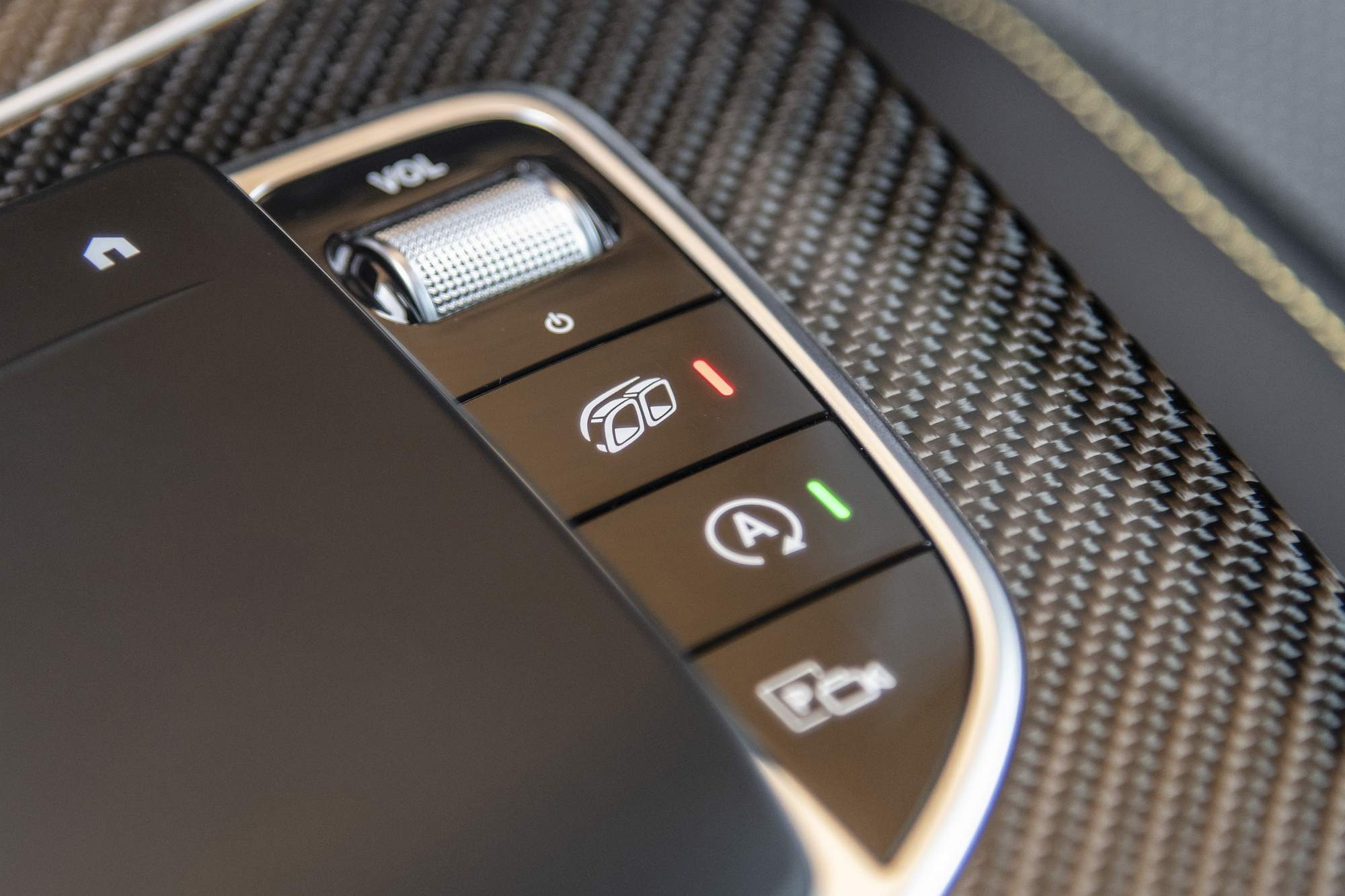 Der neue Mercedes-AMG E63s

The new Mercedes-AMG E63s