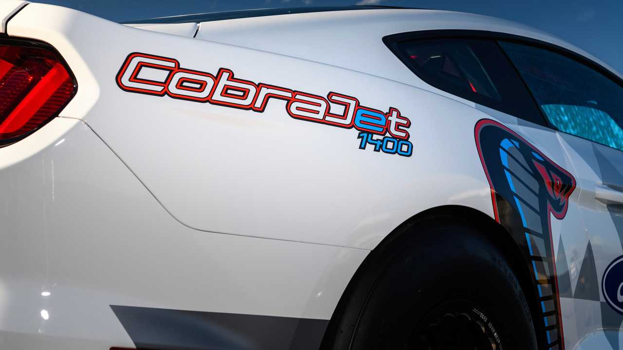ford-mustang-cobra-jet-1400-fender