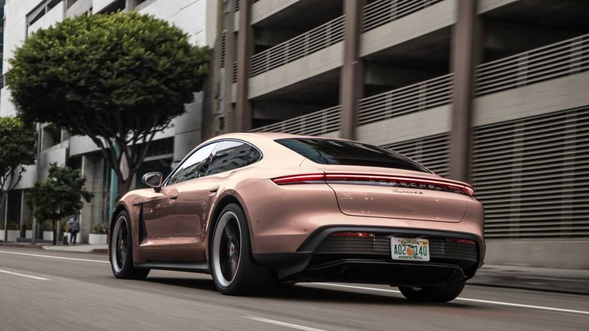 porsche-taycan-frozen-berry-met (1)