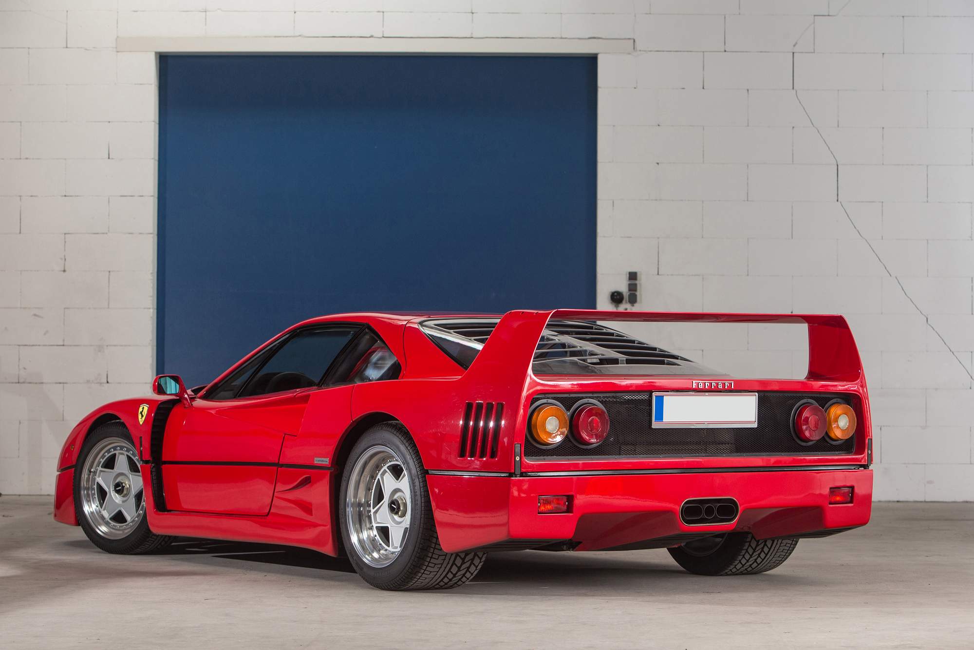 1990-Ferrari-F40-_1