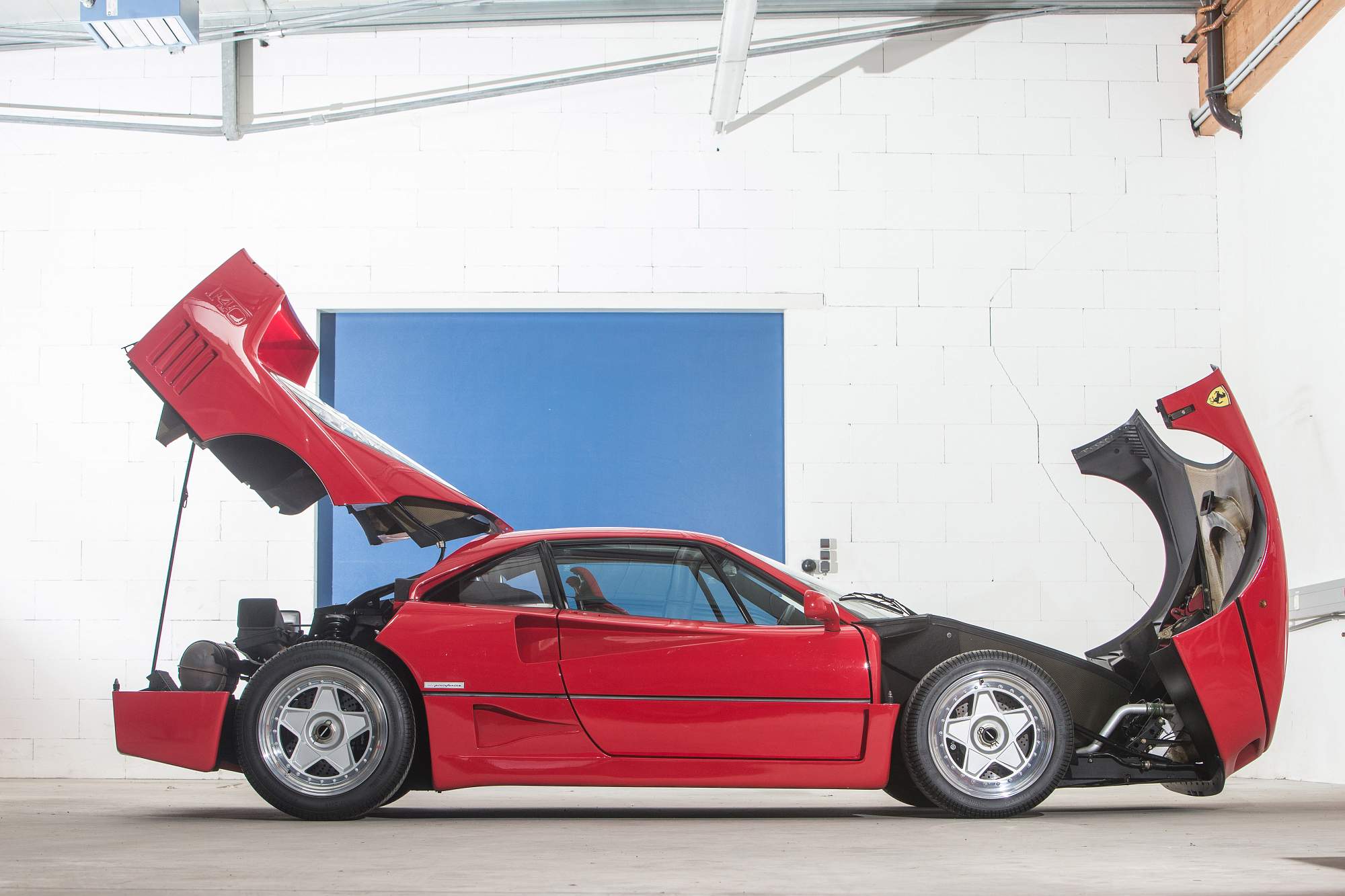 1990-Ferrari-F40-_28