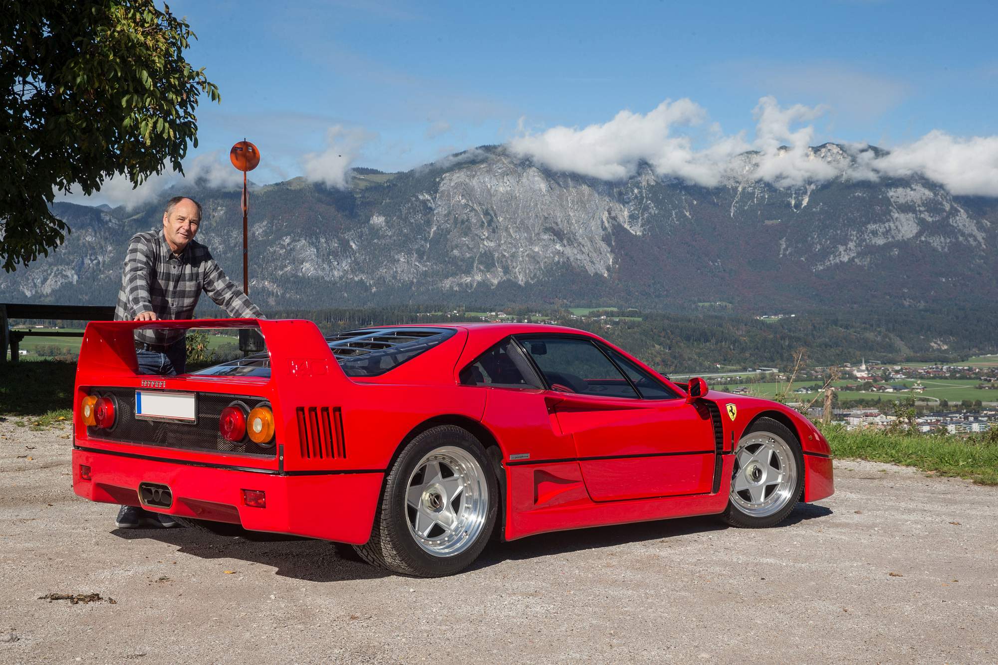 1990-Ferrari-F40-_30