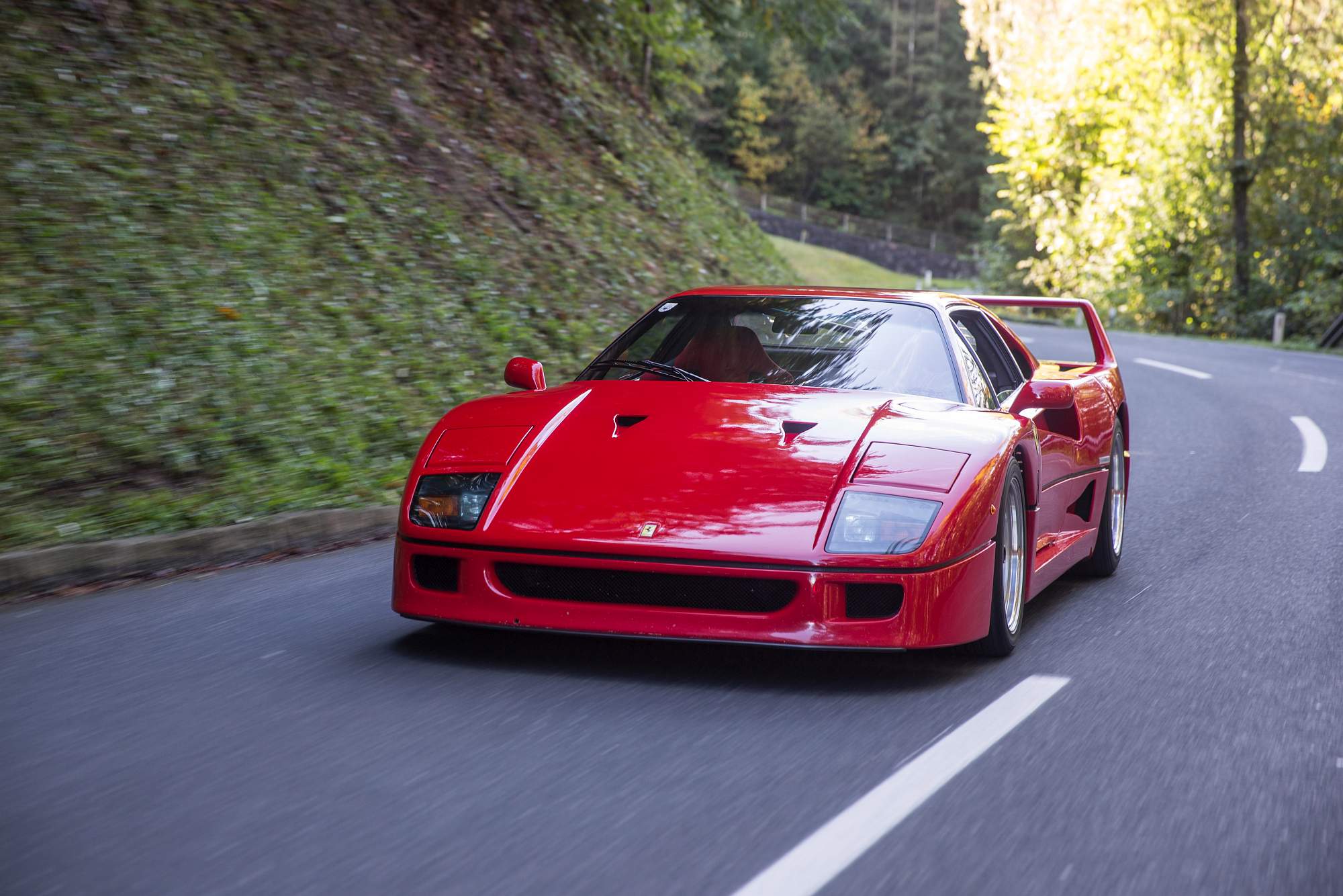 1990-Ferrari-F40-_31