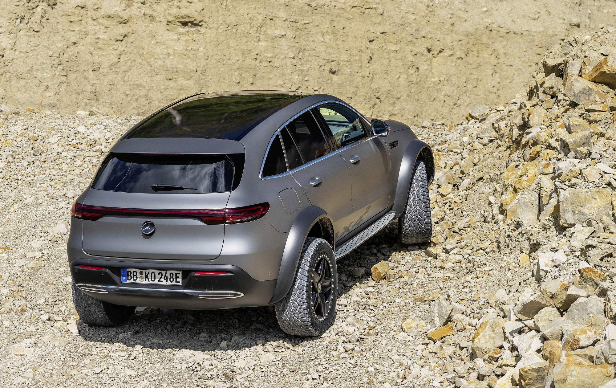 Elektroauto der Extreme: Elektrischer Luxus goes offroad: Elektromobilität wird abenteuerlustig

Electric car of extremes: Electric luxury goes off-road: Electric mobility develops a thirst for adventure