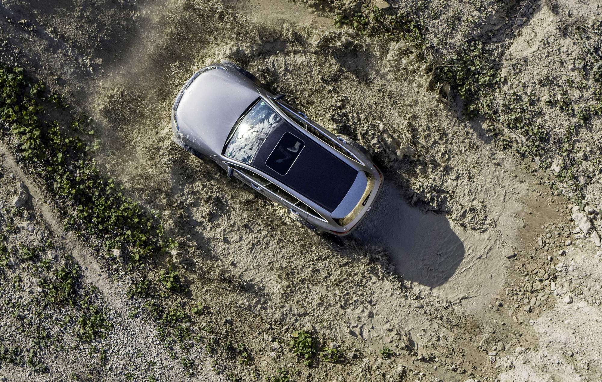 Elektroauto der Extreme: Elektrischer Luxus goes offroad: Elektromobilität wird abenteuerlustig

Electric car of extremes: Electric luxury goes off-road: Electric mobility develops a thirst for adventure
