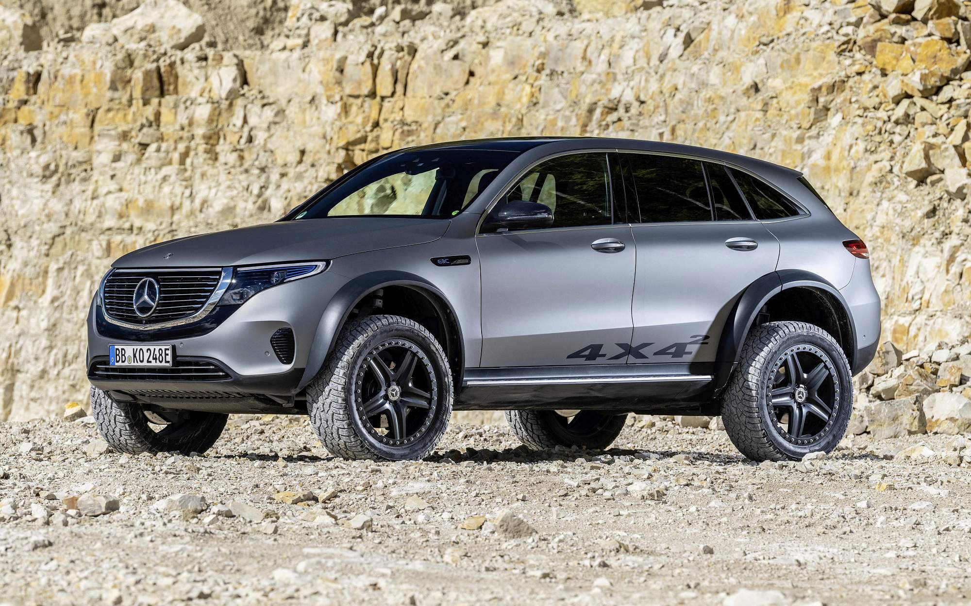 Elektroauto der Extreme: Elektrischer Luxus goes offroad: Elektromobilität wird abenteuerlustig

Electric car of extremes: Electric luxury goes off-road: Electric mobility develops a thirst for adventure