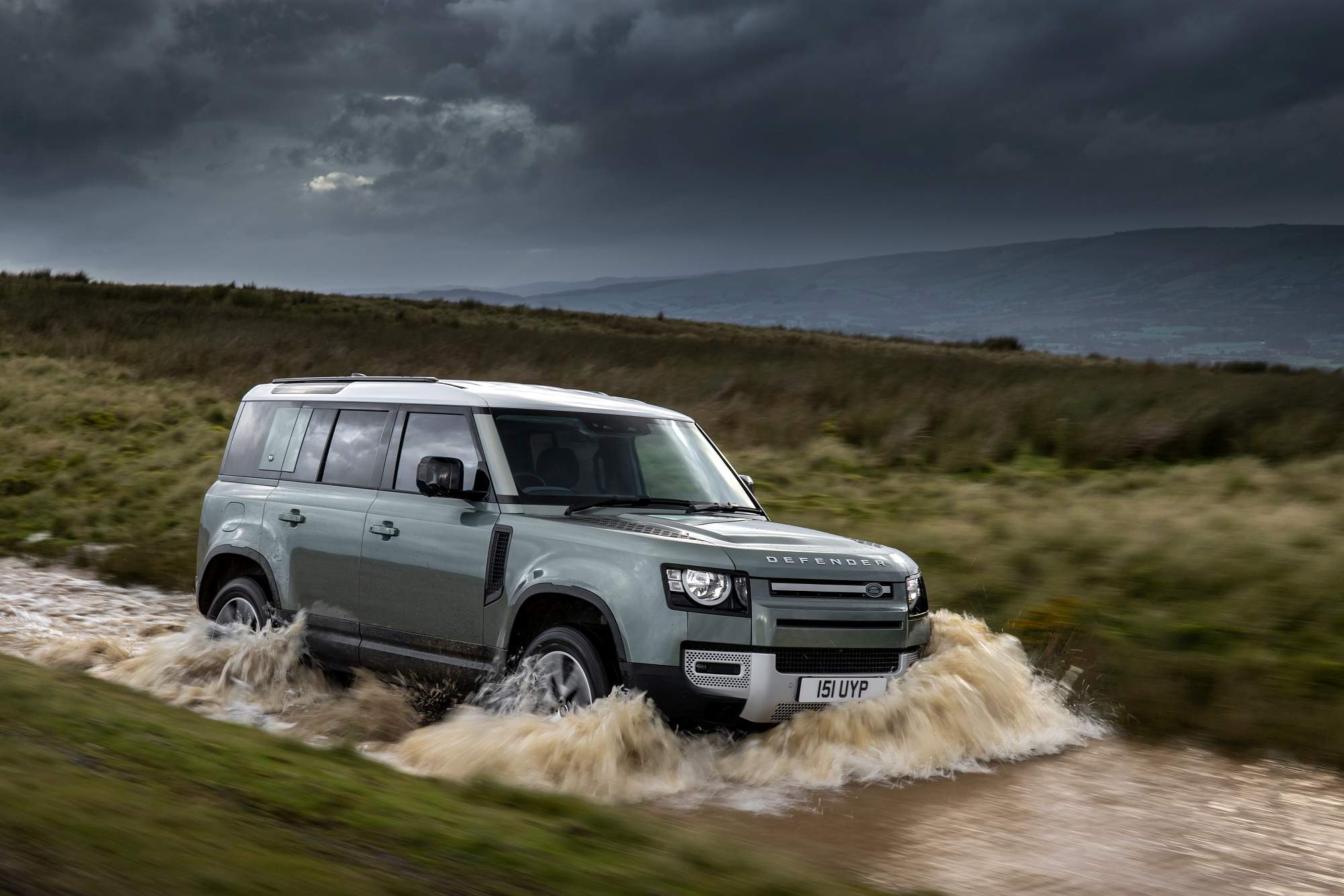 Land Rover_Defender_PHEV_21MY (13)